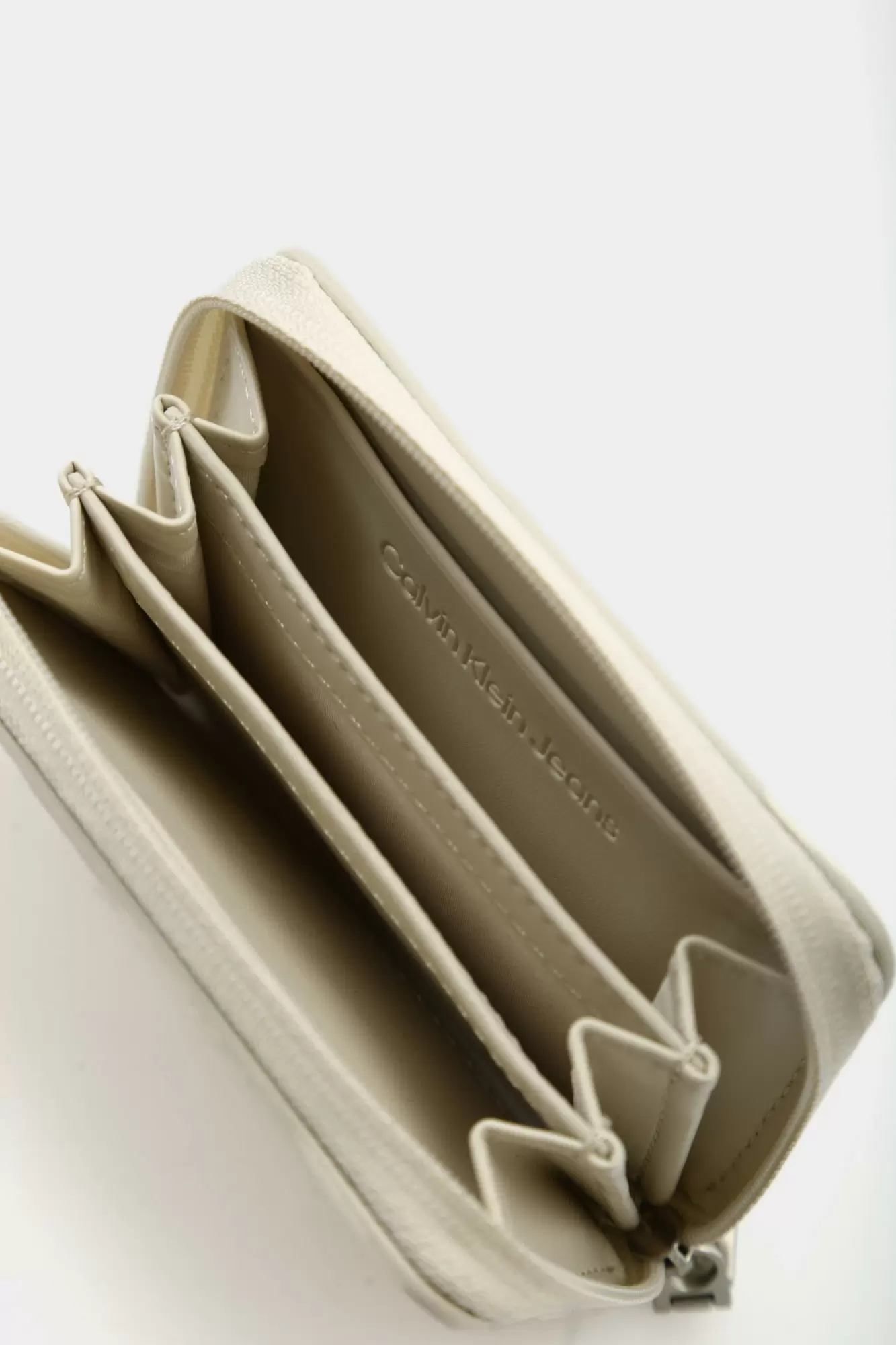K60K612256 Кошелек Calvin Klein Jeans Белый