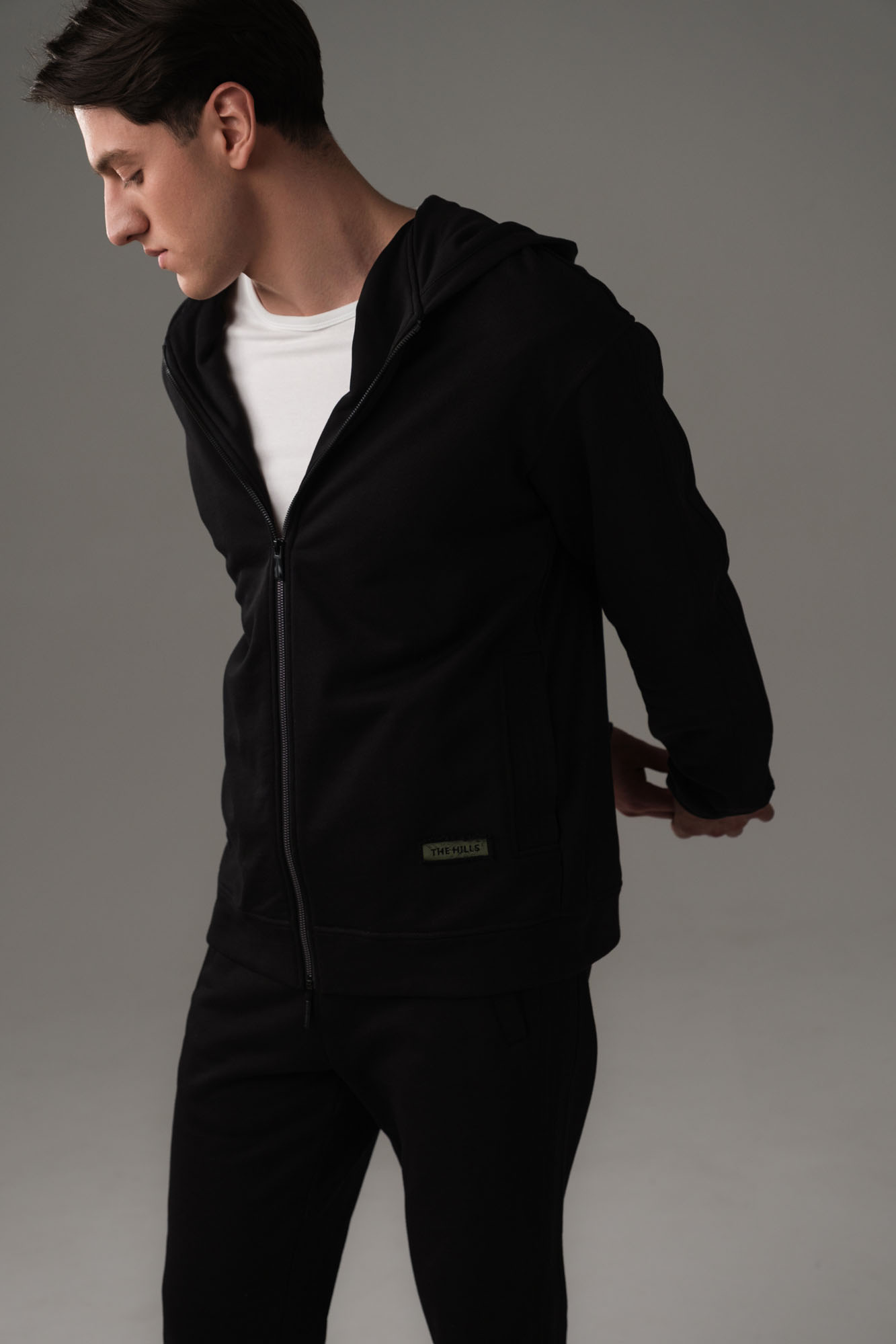 M-251-P-20-0010 Тректоп The Hills Черный