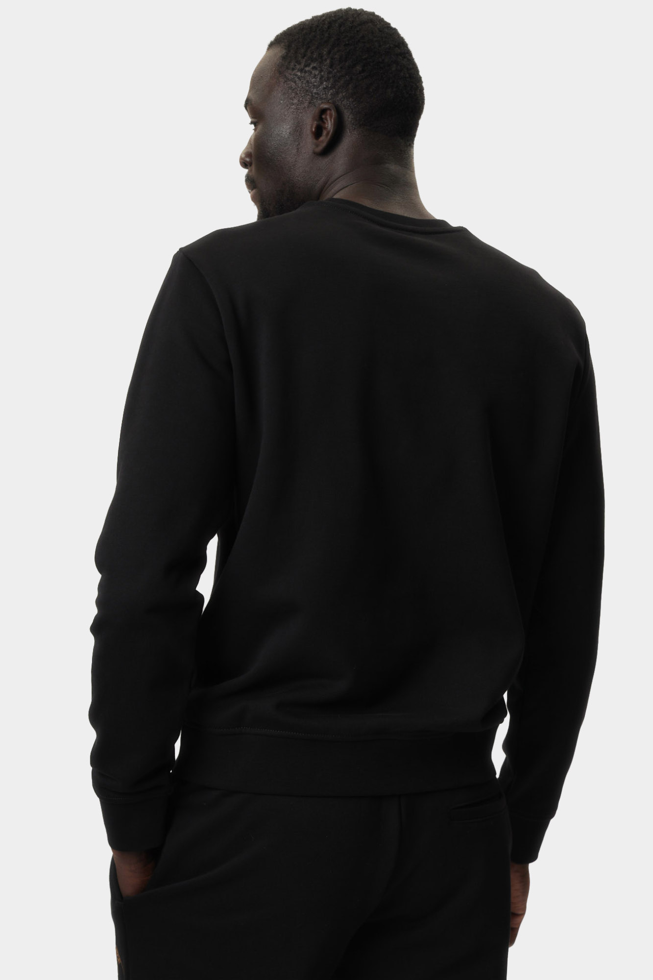 XM000216_AF10830 Свитшот Armani Exchange Черный