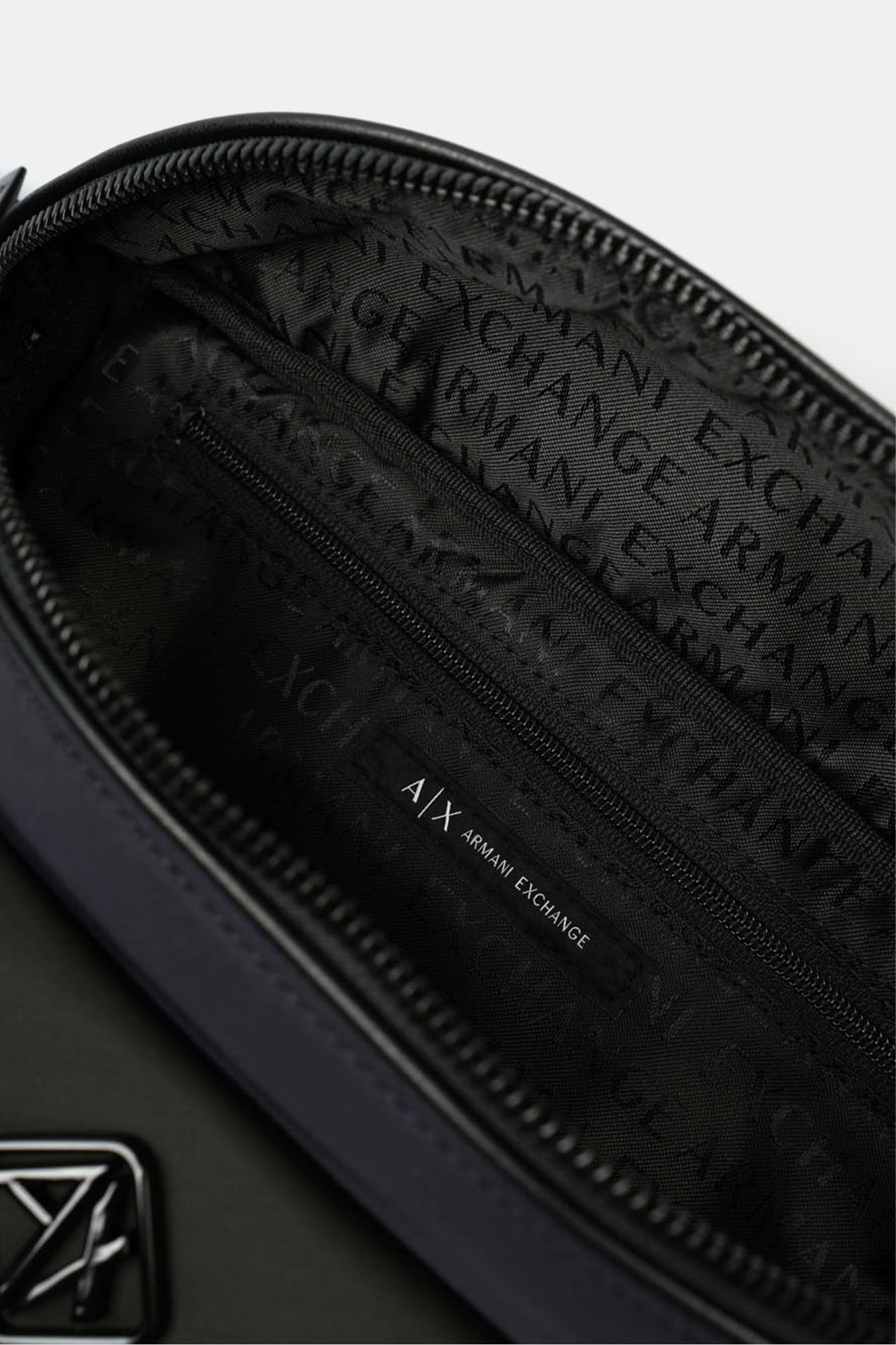 XM000260_AF12099 Сумка на пояс Armani Exchange Синий