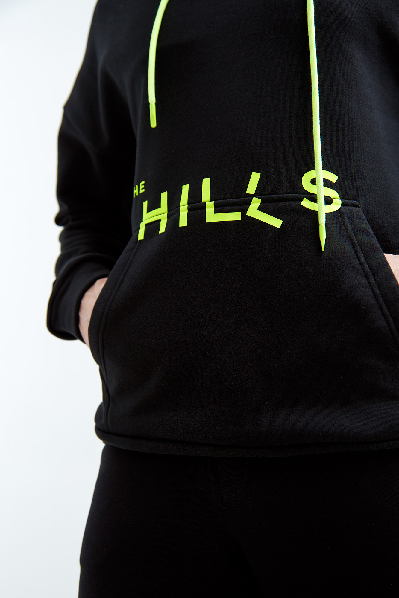 M-231-P-20-0001 Худи The Hills Черный