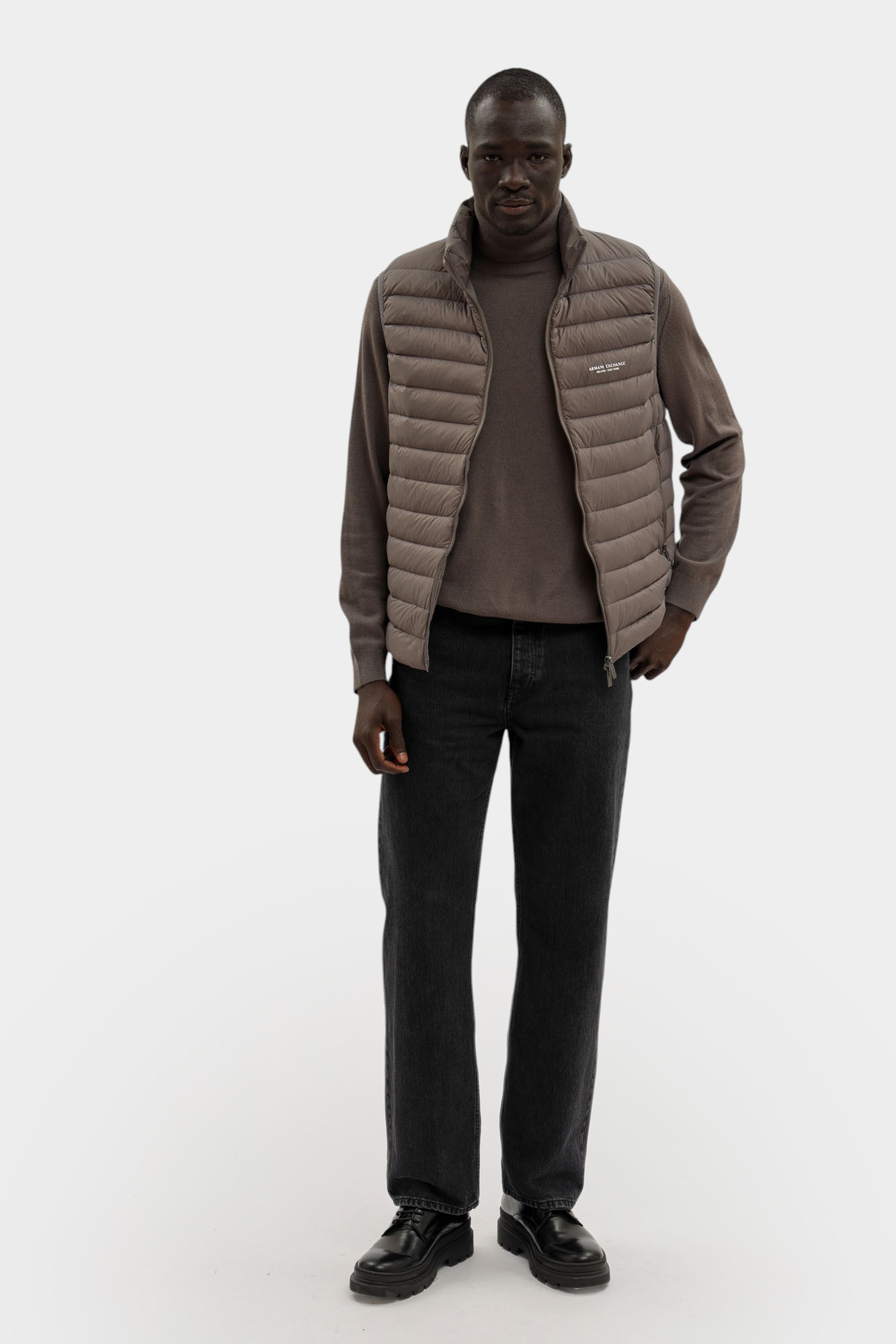 XM001576_AF16927 Жилет утепленный Armani Exchange Серый