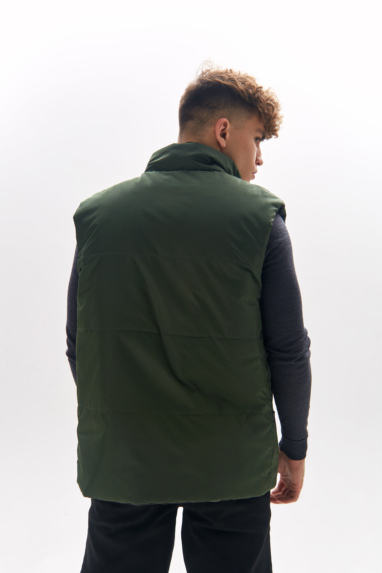 M-231-P-107-0011 Жилет The Hills Зеленый