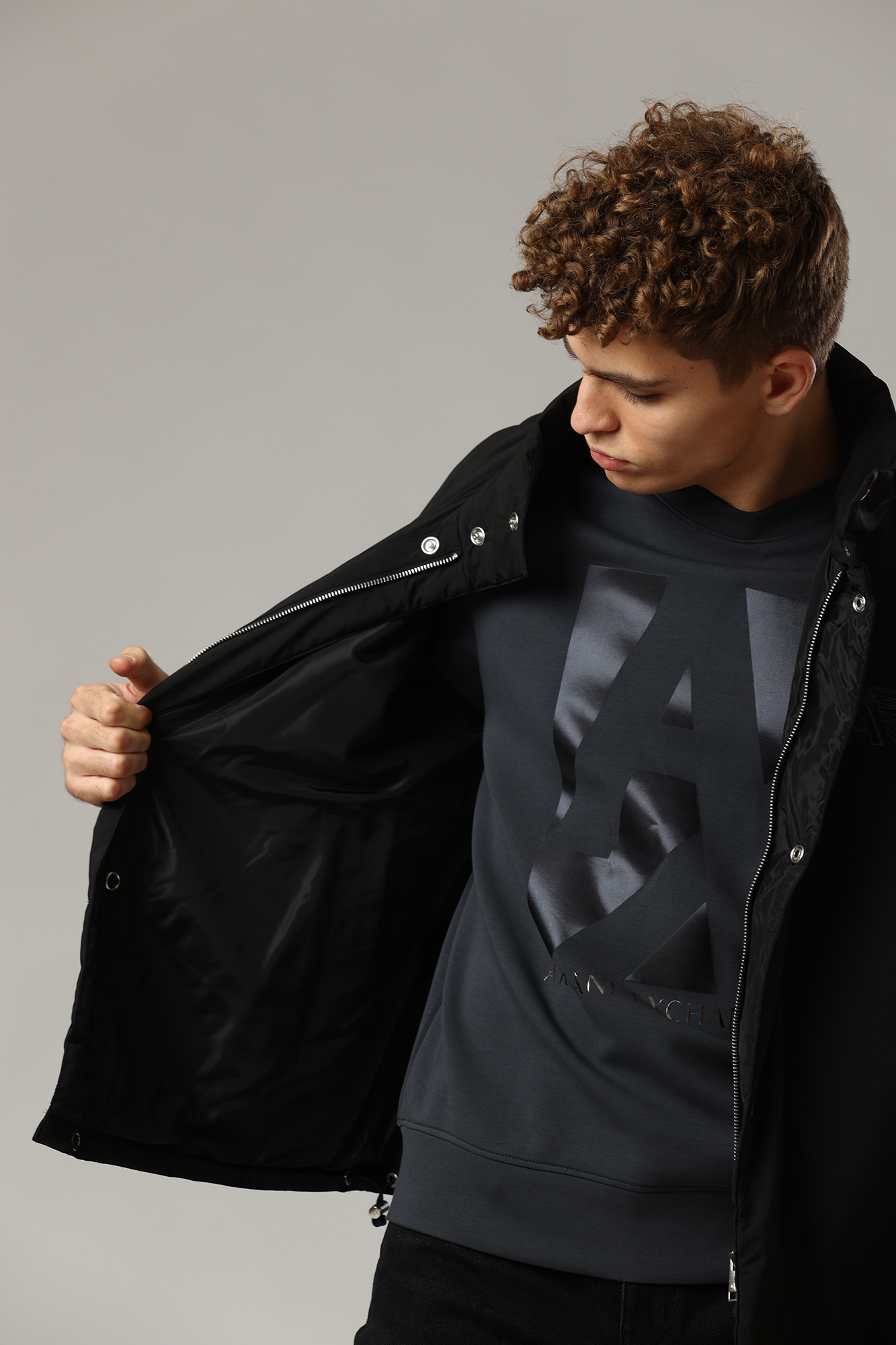 6LZB46_ZNUUZ Куртка утепленная Armani Exchange Черный