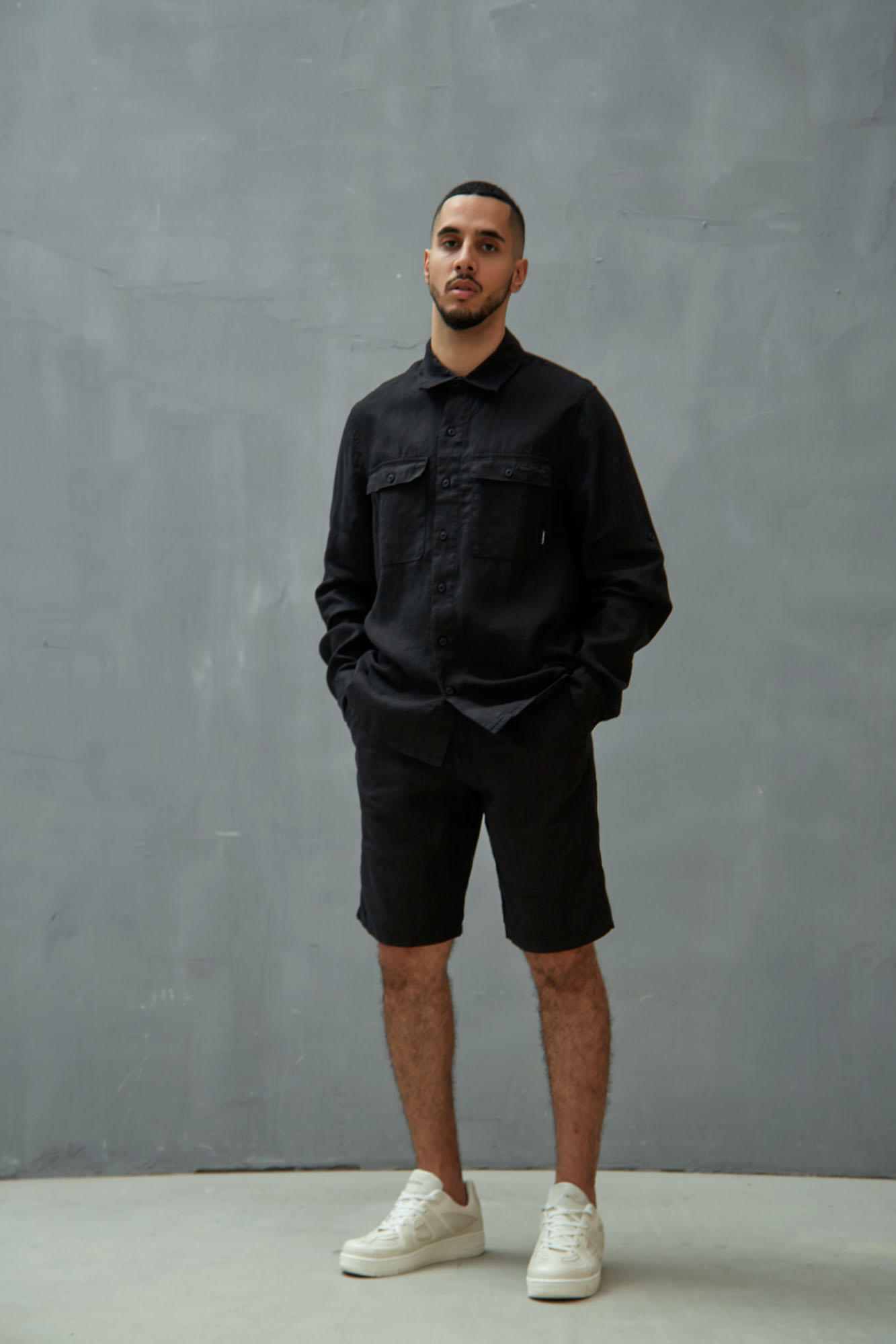 VM-OMA-55-010 Шорты льняные Van Mich Черный