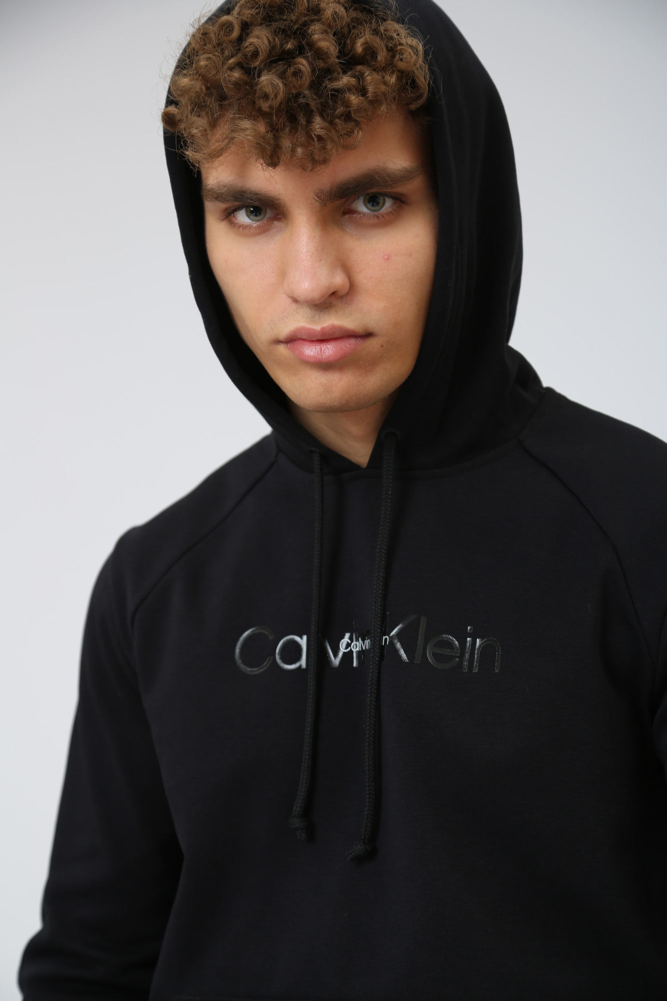 00GMF2W320 Худи Calvin Klein Черный