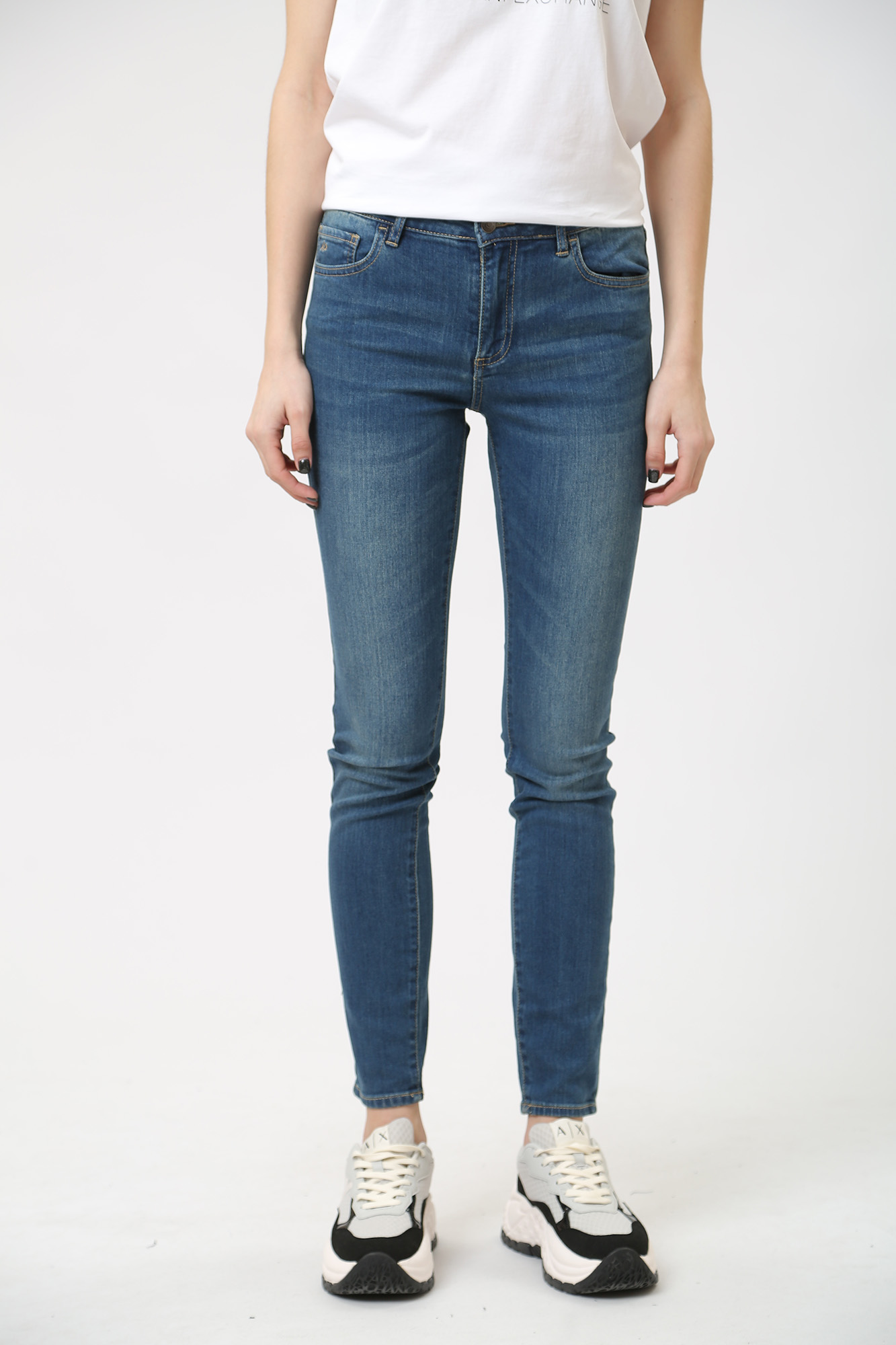 8NYJ01_Y2TBZ брюки джинсовые armani exchange 