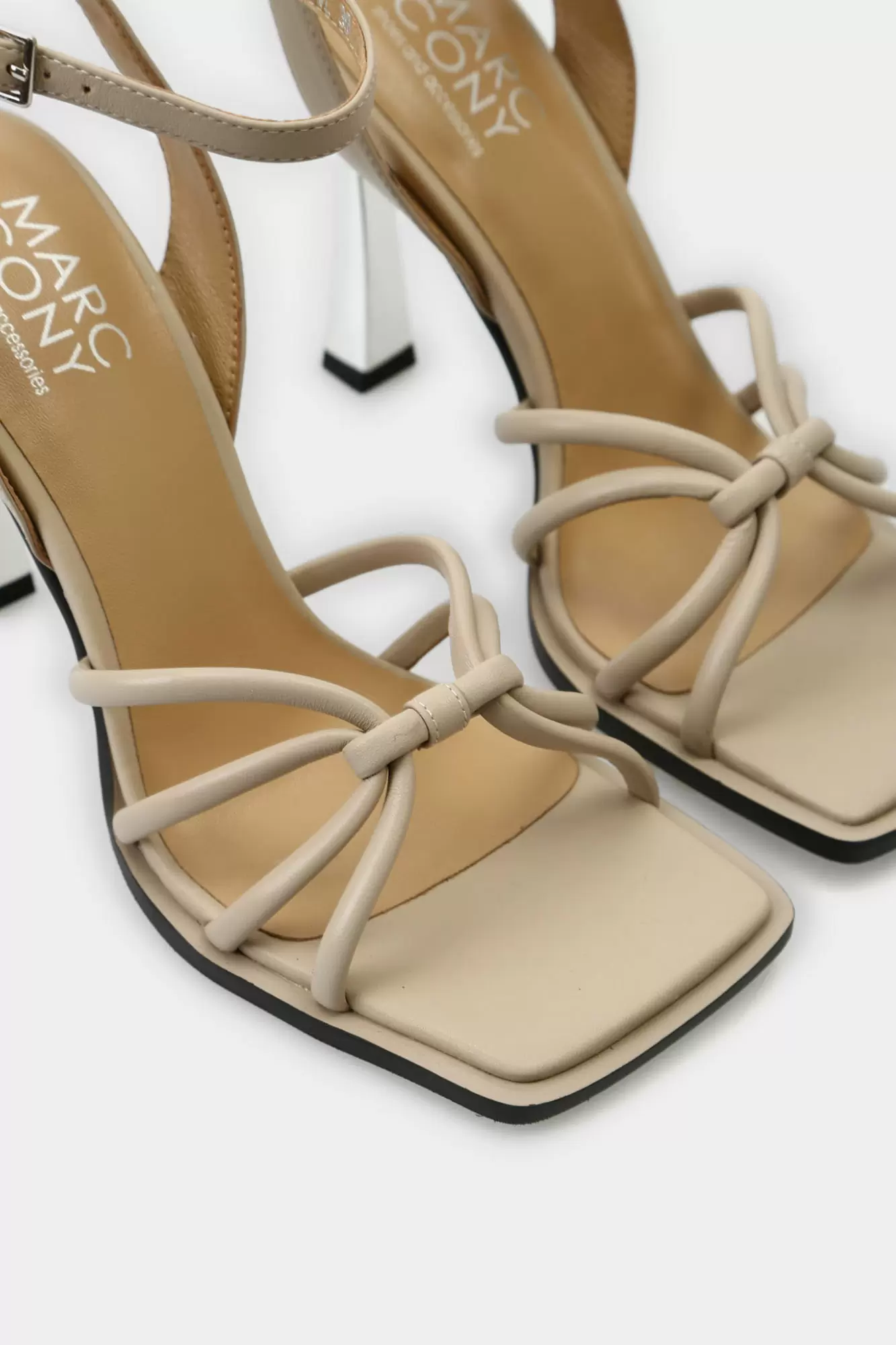 MC16197 Босоножки на каблуке Marc Cony Бежевый