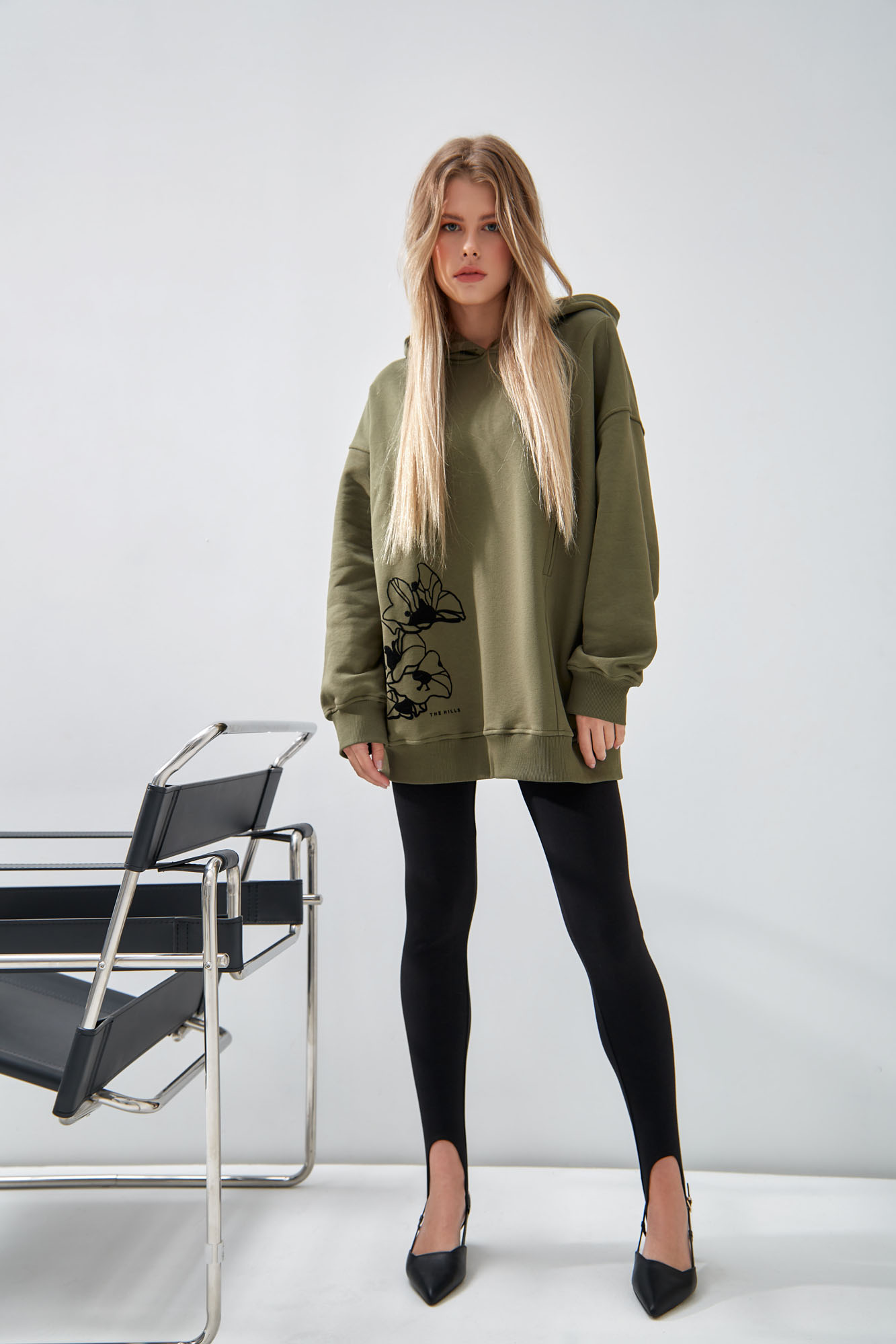 W-241-P-20-0063 худи the hills 