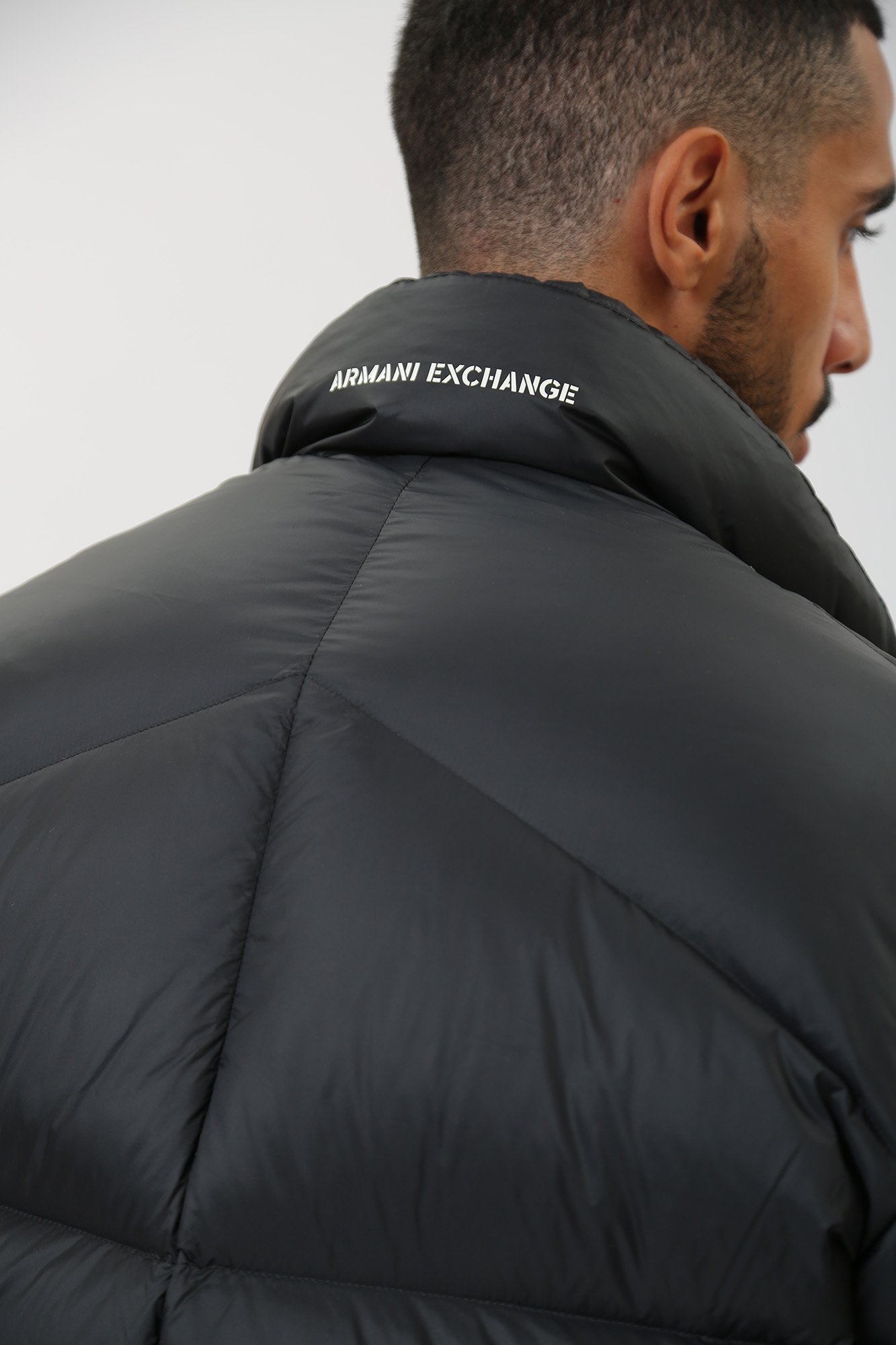 6RZBL9_ZN2RZ Куртка пуховая  Armani Exchange Черный
