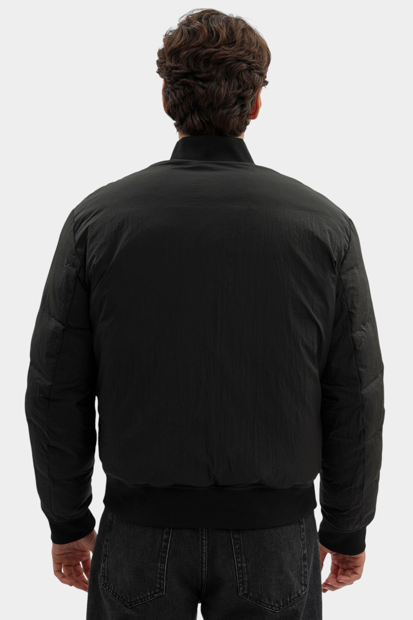 XM001104_AF16647 Бомбер Armani Exchange Черный