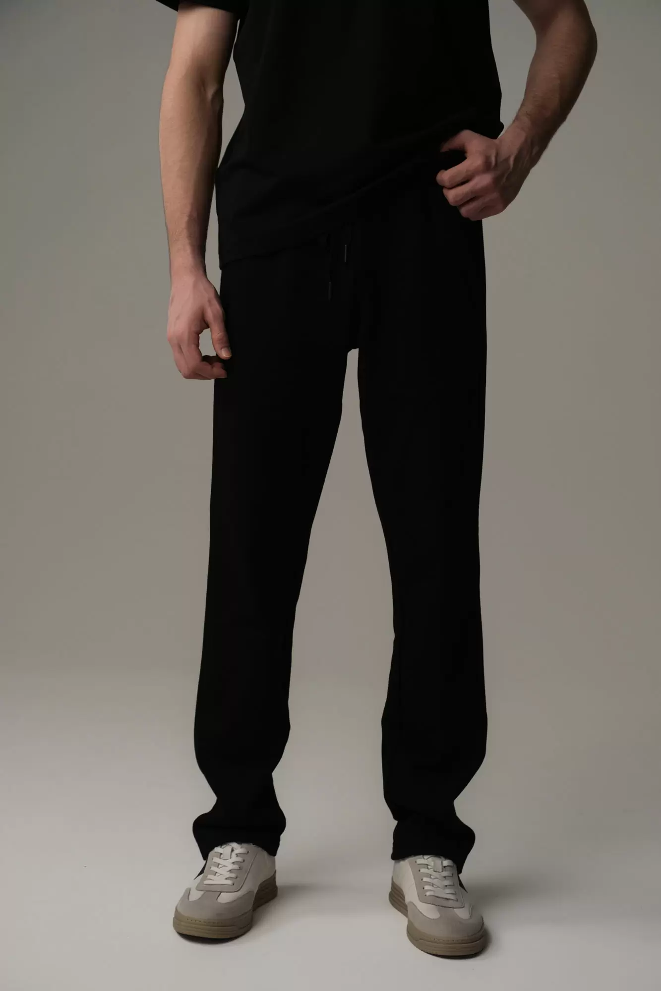 M-251-P-20-0011 Брюки спортивные The Hills Черный