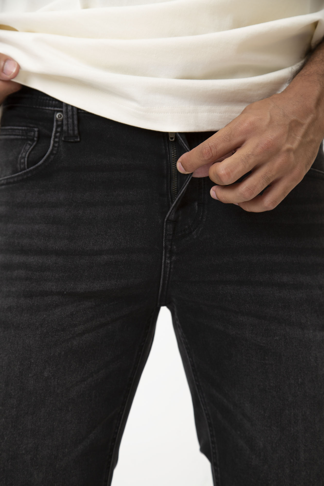 1014889-4000 Шорты джинсовые Mustang Черный