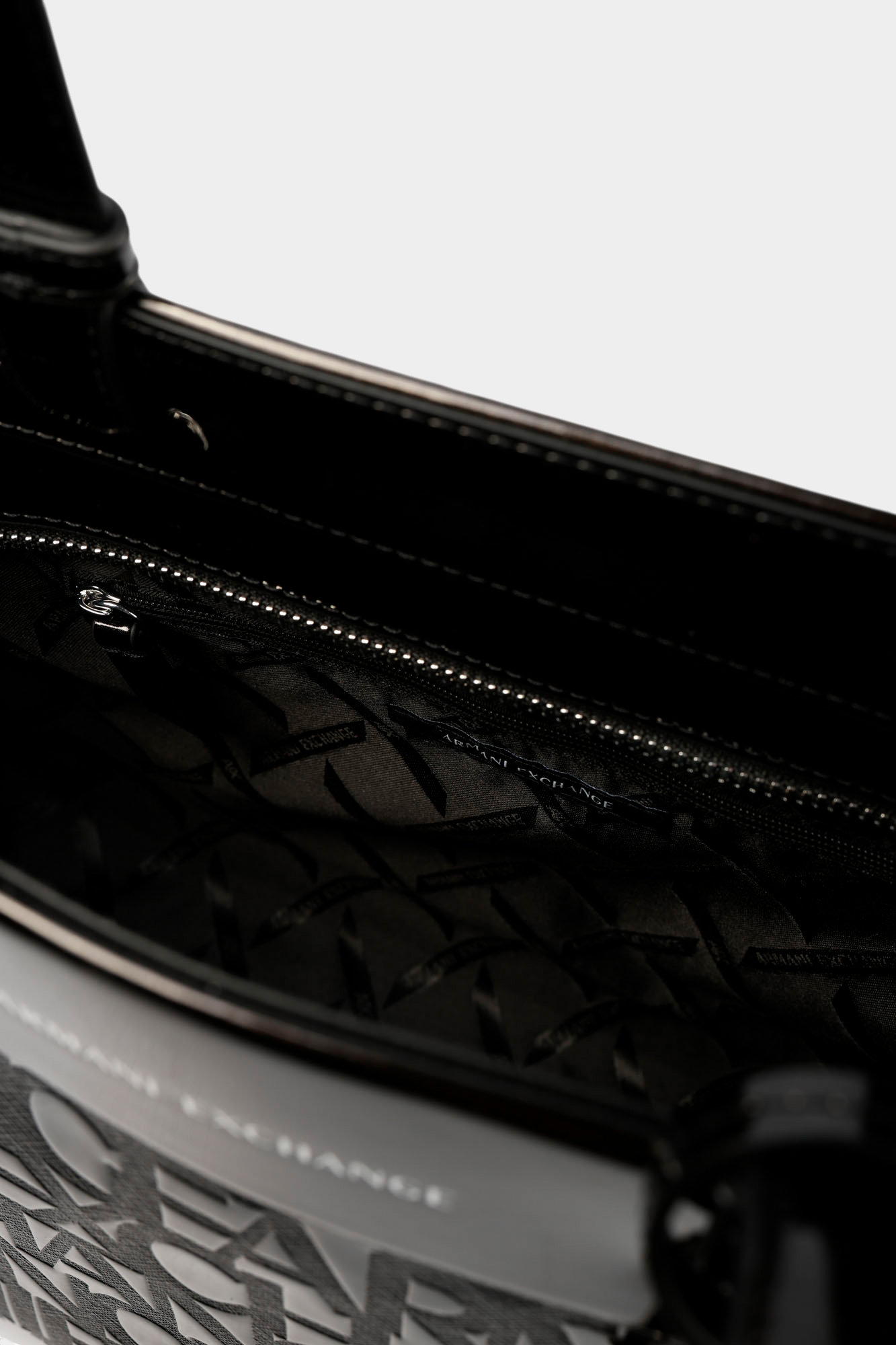 XW001481_AF17290 Сумка Armani Exchange Черный