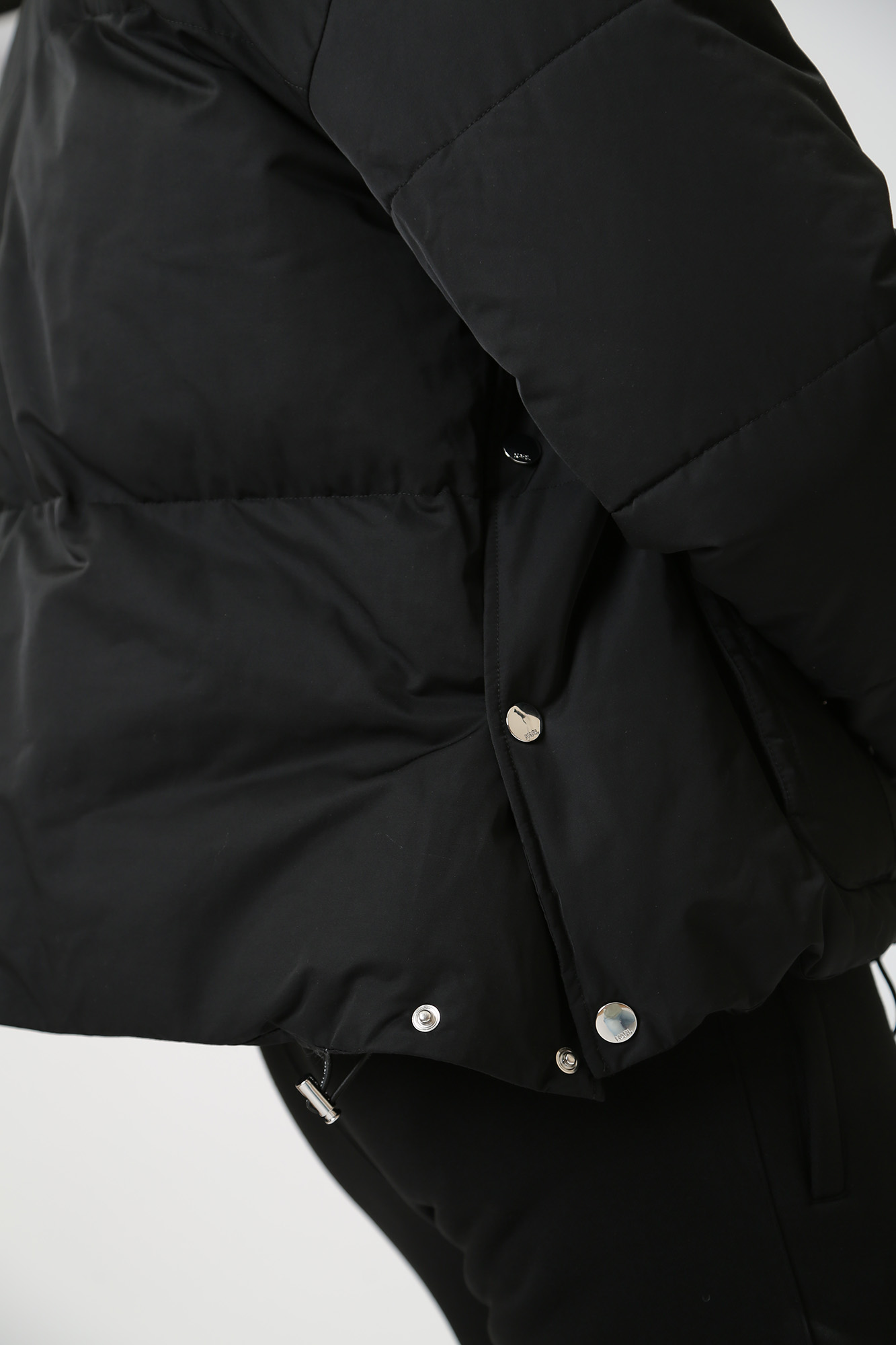 534515_505009 Куртка пуховая Karl Lagerfeld Черный