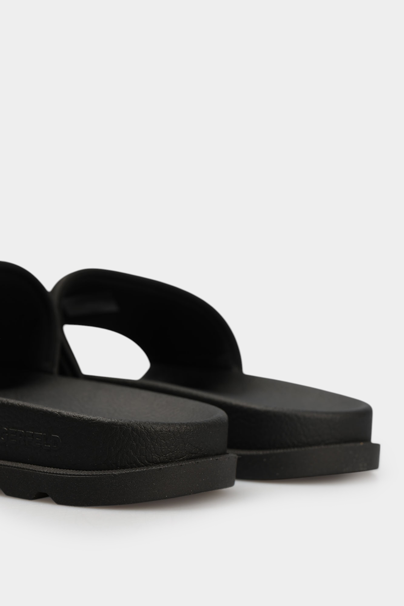 KL80970N Шлепанцы Karl Lagerfeld Черный