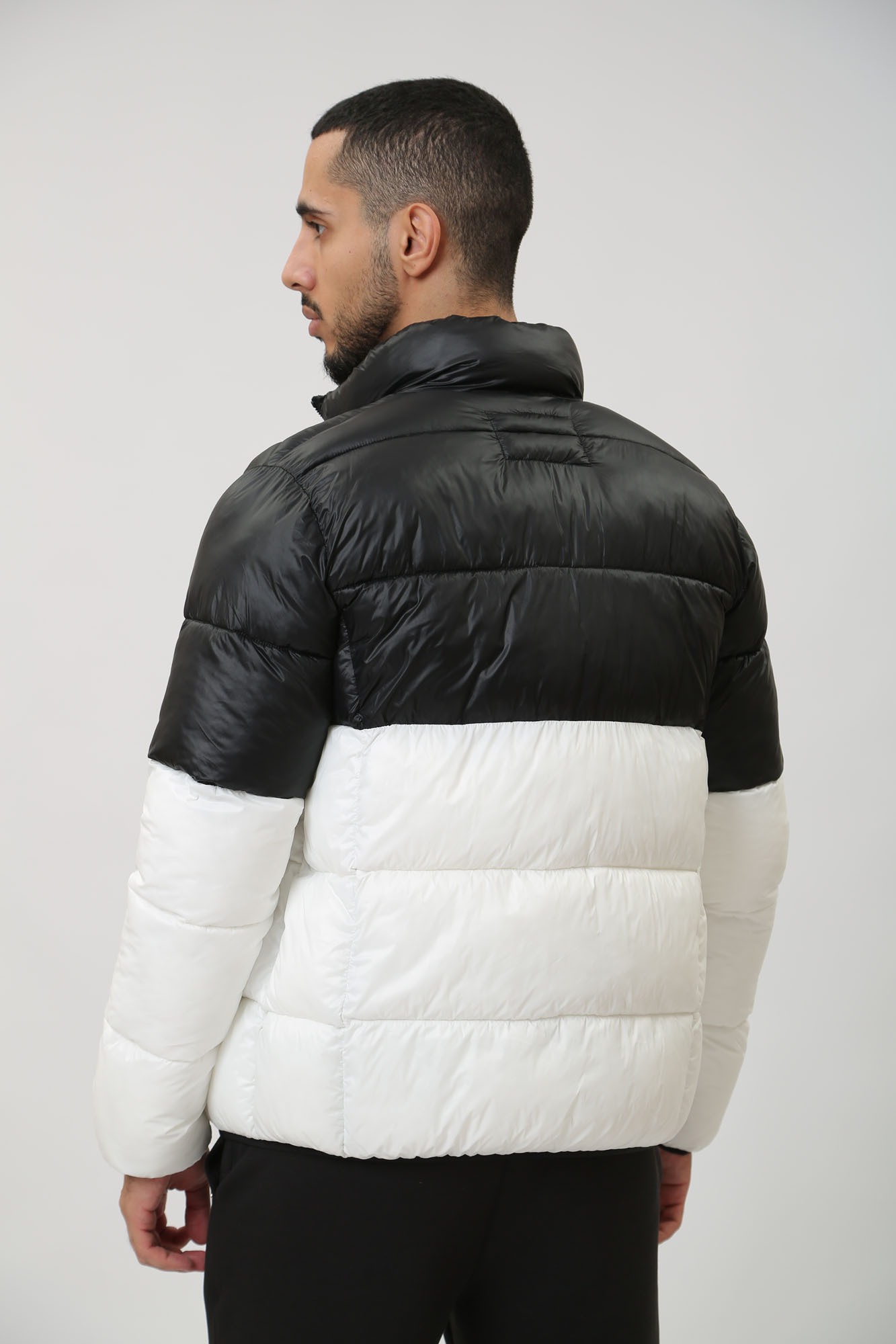 541590_505092 Куртка Karl Lagerfeld Черный