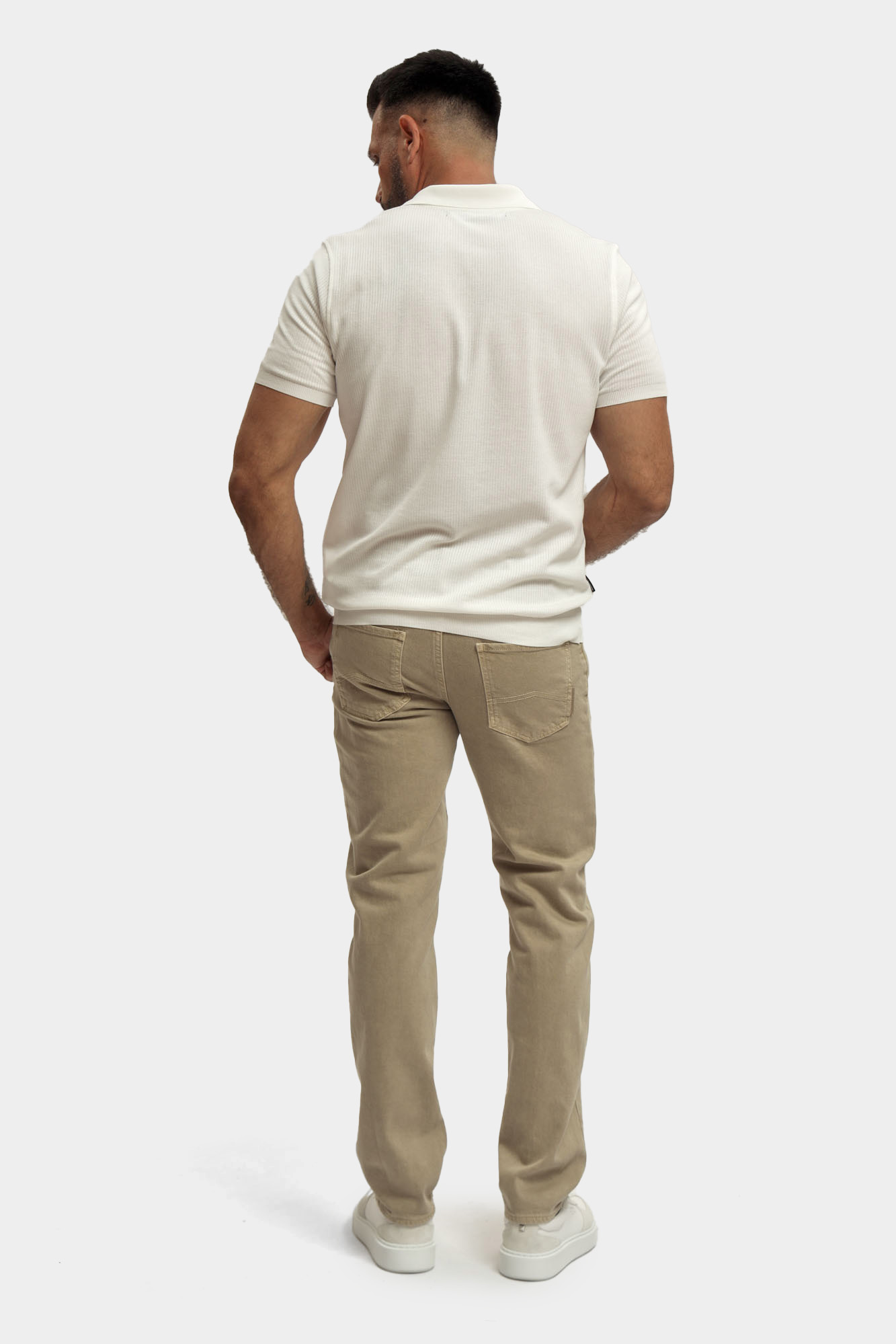 XM000049_AF13099 Джинсы Armani Exchange Бежевый