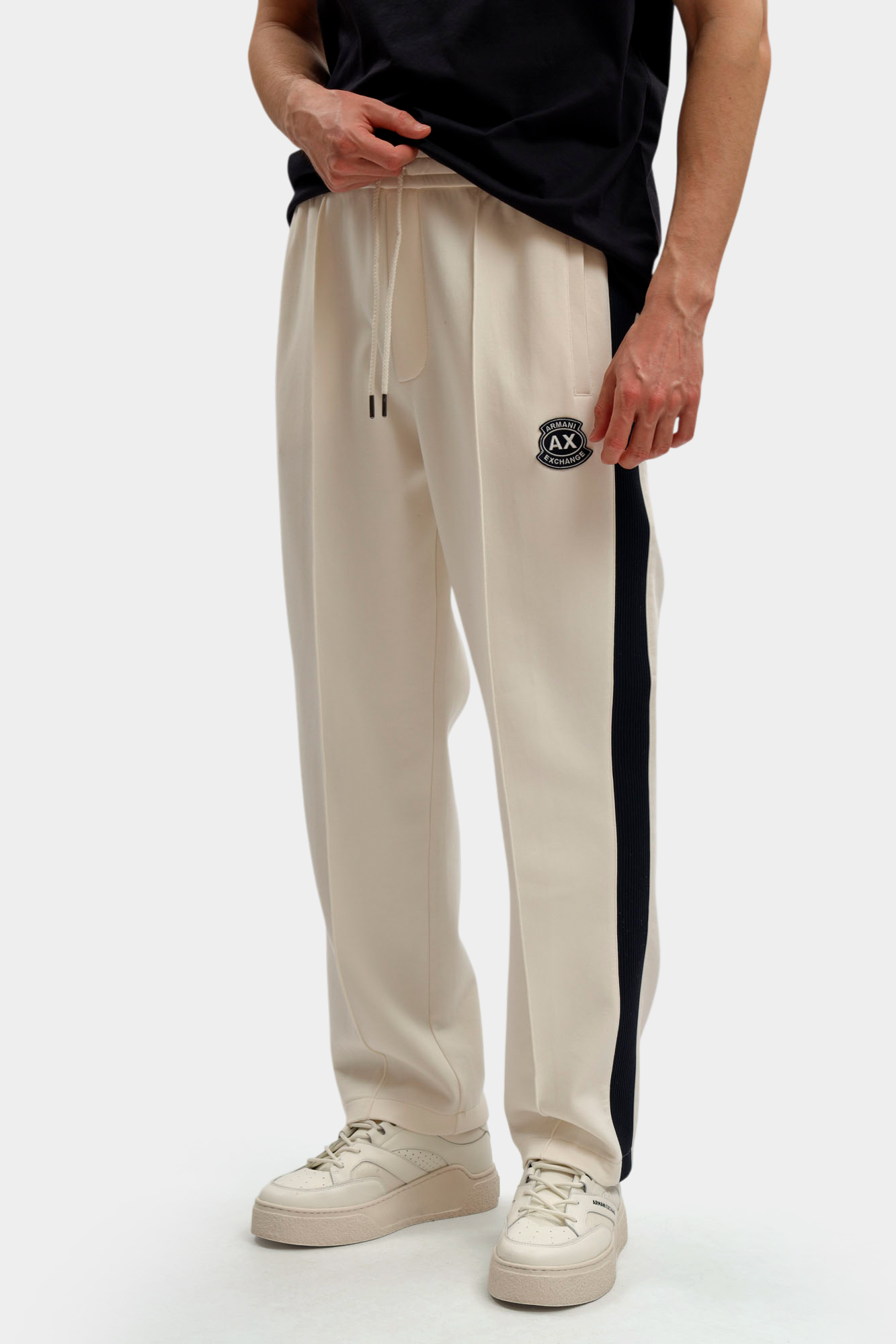 XM002368_AF13047 Брюки Armani Exchange Бежевый