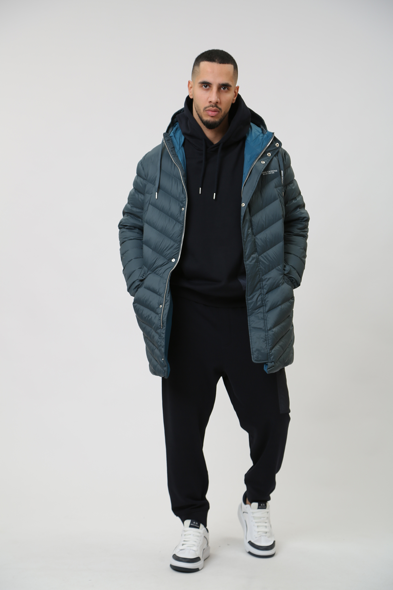 8NZL20_ZNW3Z Пальто пуховое Armani Exchange Черный