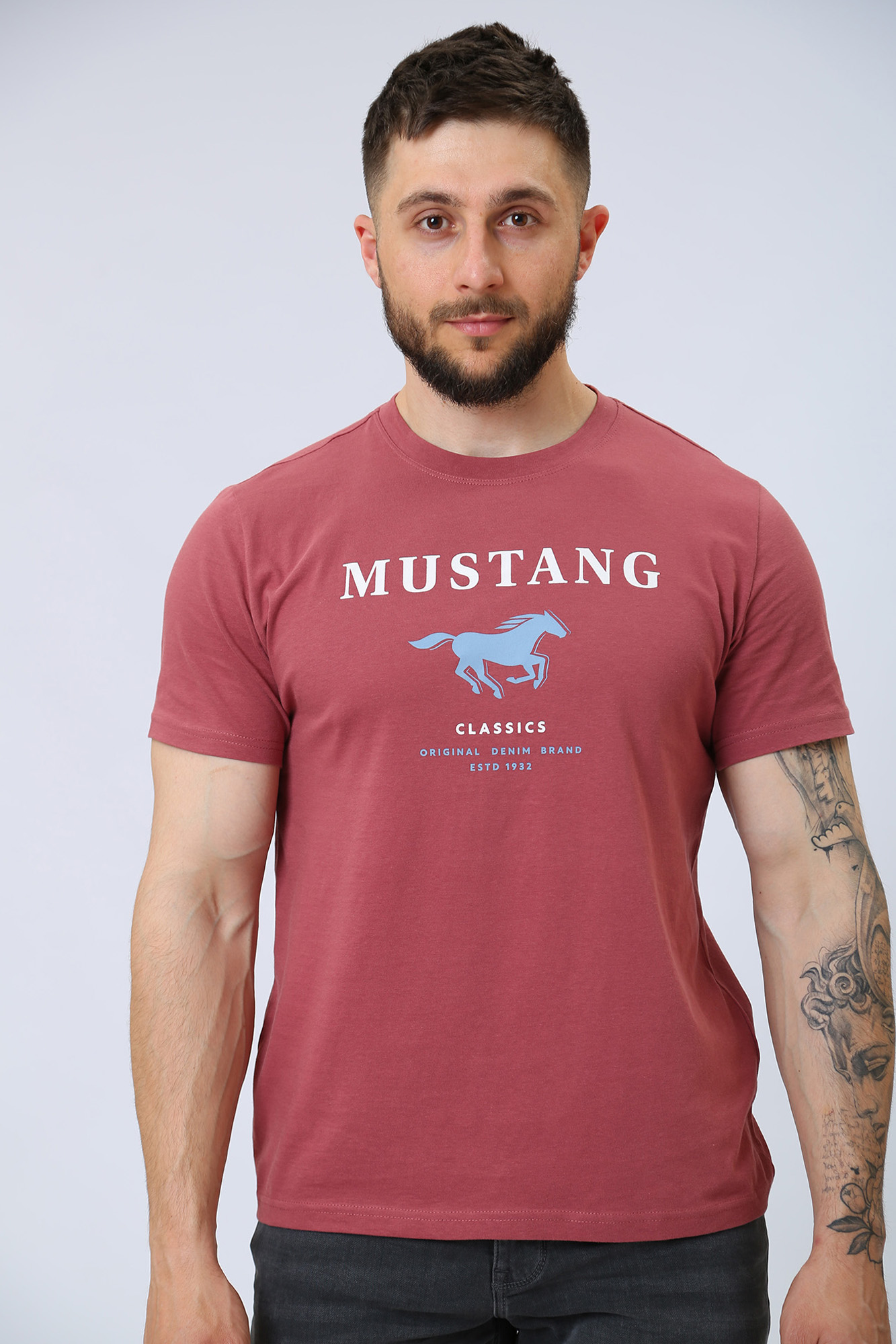 Красный алекс. Футболка Mustang. 1013540-8265 Мустанг футболка. Футболки Mustang Россия. Футболка Мустанг мужская купить.