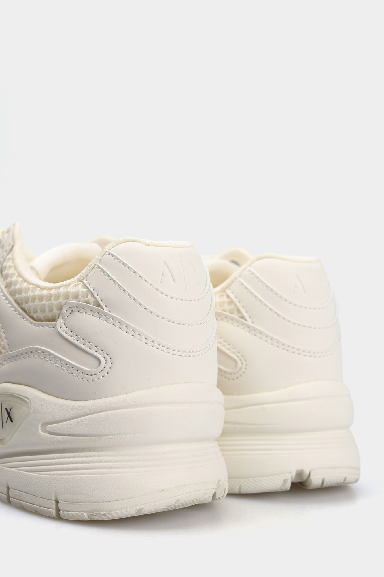 XDX195_XV944 Кроссовки Armani Exchange Белый