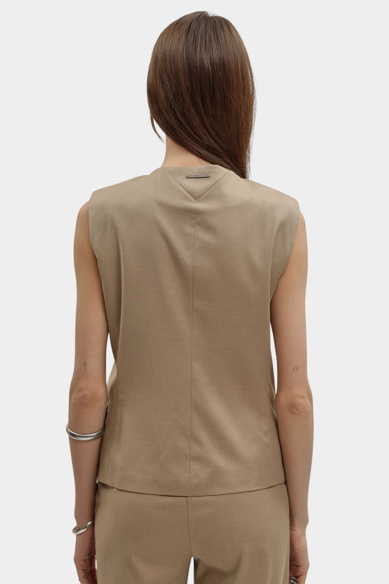 B1W14007 жилетка karl lagerfeld 