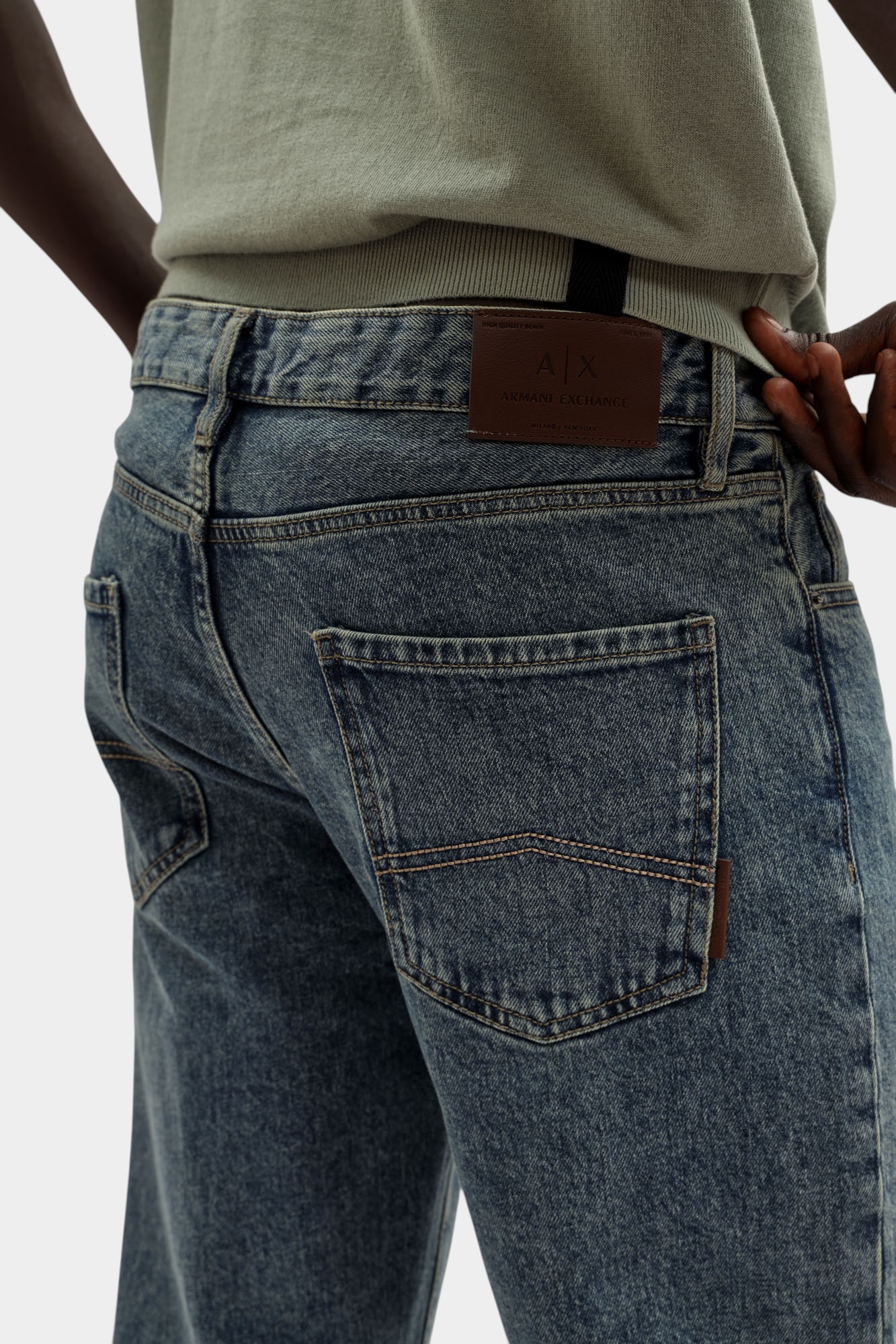 XM000049_AF14870 Джинсы Armani Exchange Голубой