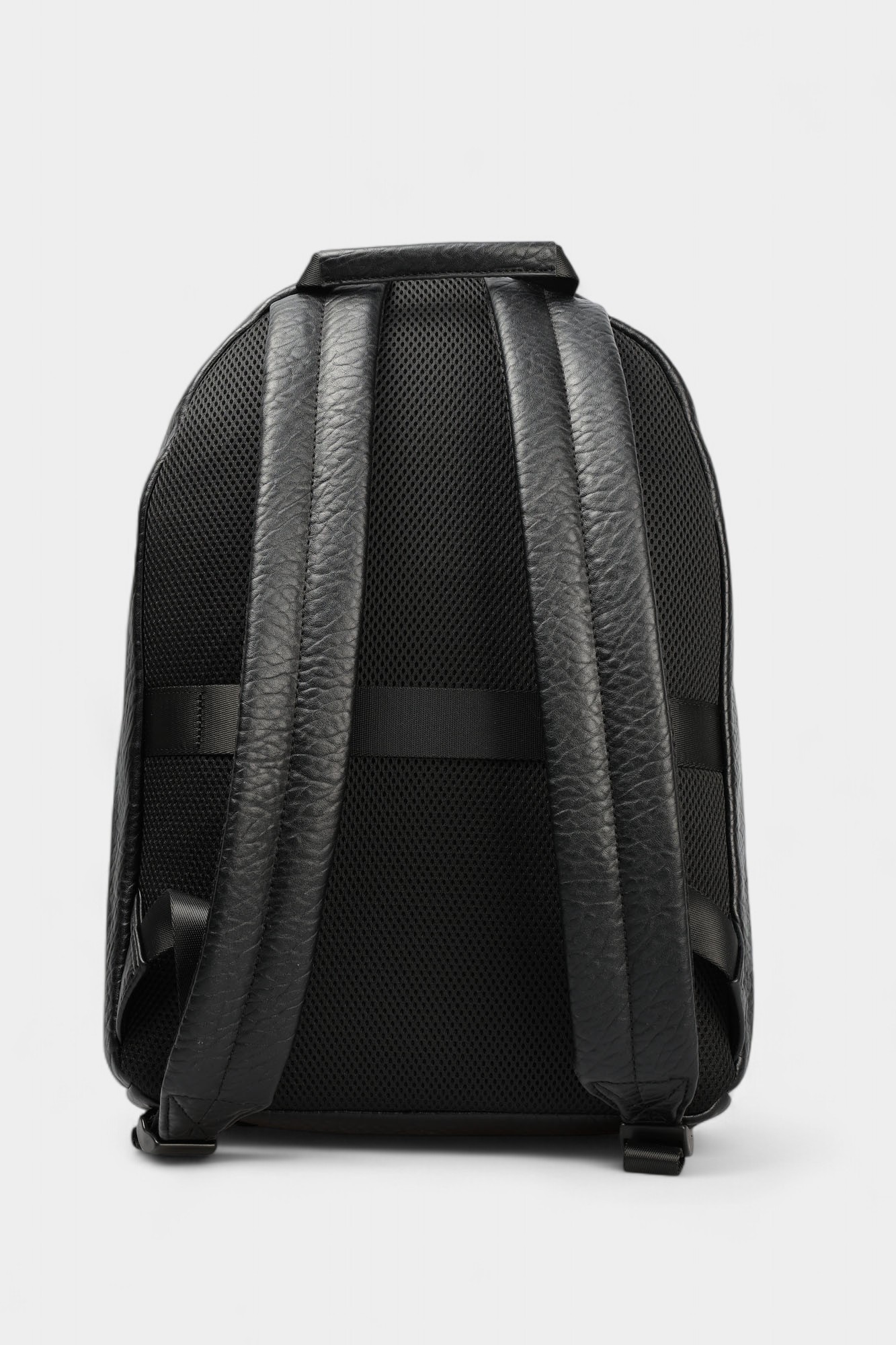 XM000751_AF12967 Рюкзак Armani Exchange Черный