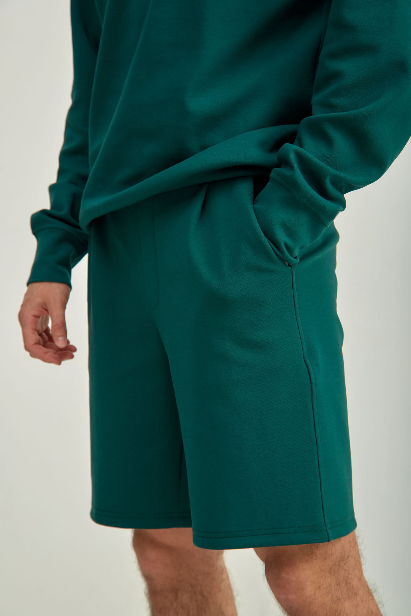 M-241-P-25-1007 Шорты The Hills Зеленый