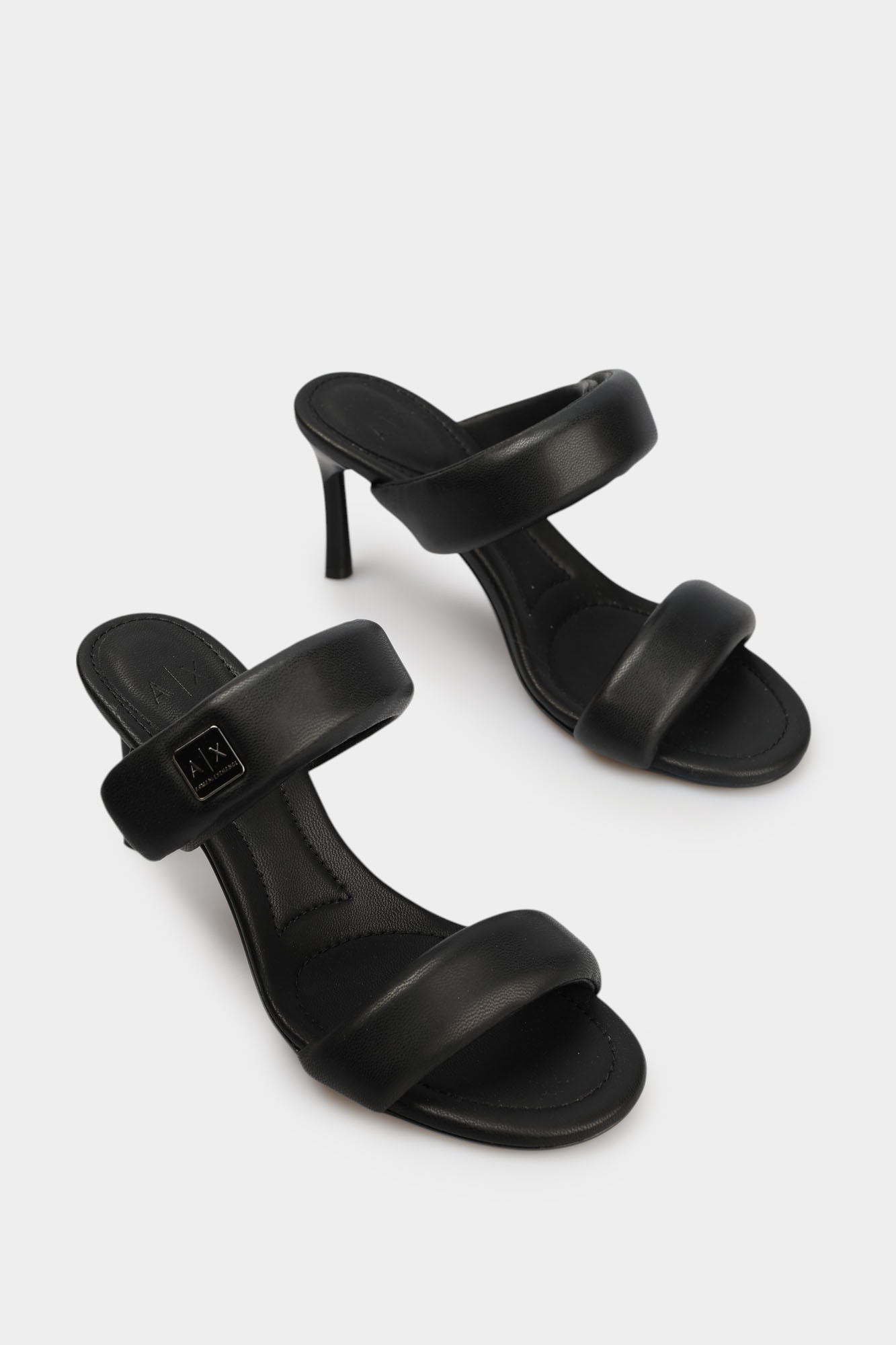 XDP060_XV926_2 Мюли Armani Exchange Черный