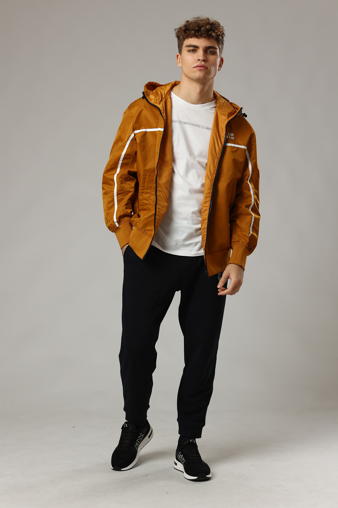 6LZB03_ZNUSZ Ветровка Armani Exchange Коричневый