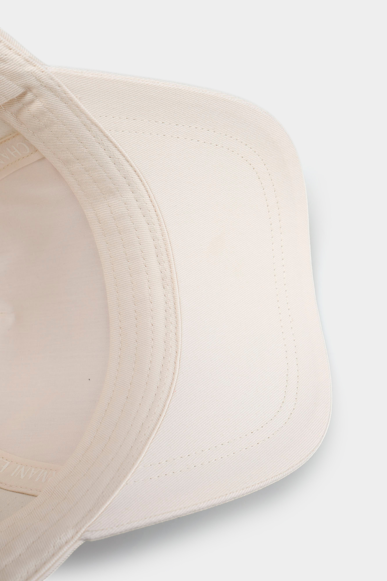 XW002847_AF15502 Кепка Armani Exchange Бежевый