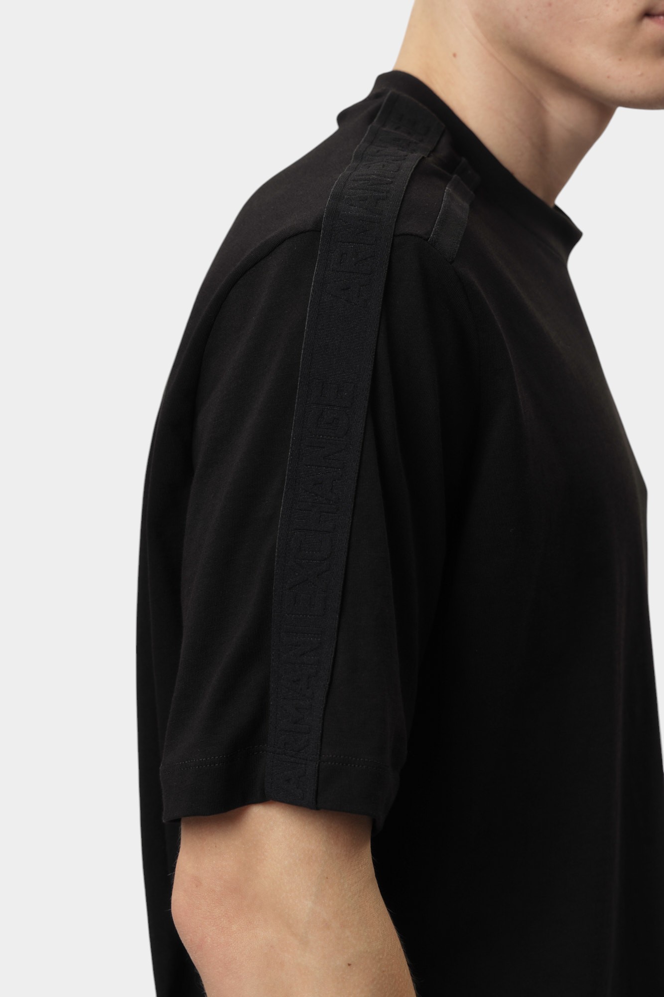 XM000322_AF10361 Футболка Armani Exchange Черный