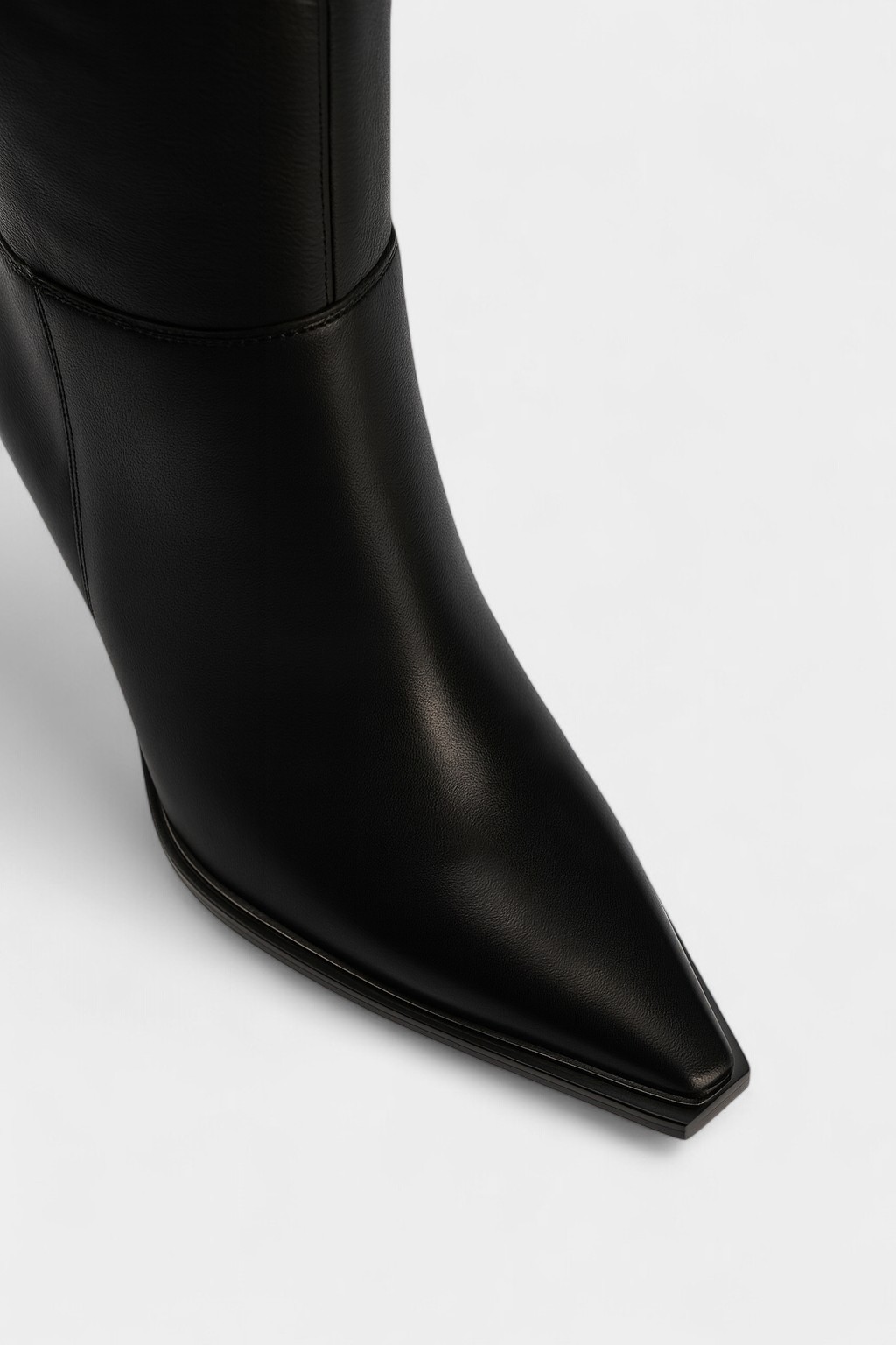 5202-636-1 Сапоги Marc Cony Черный