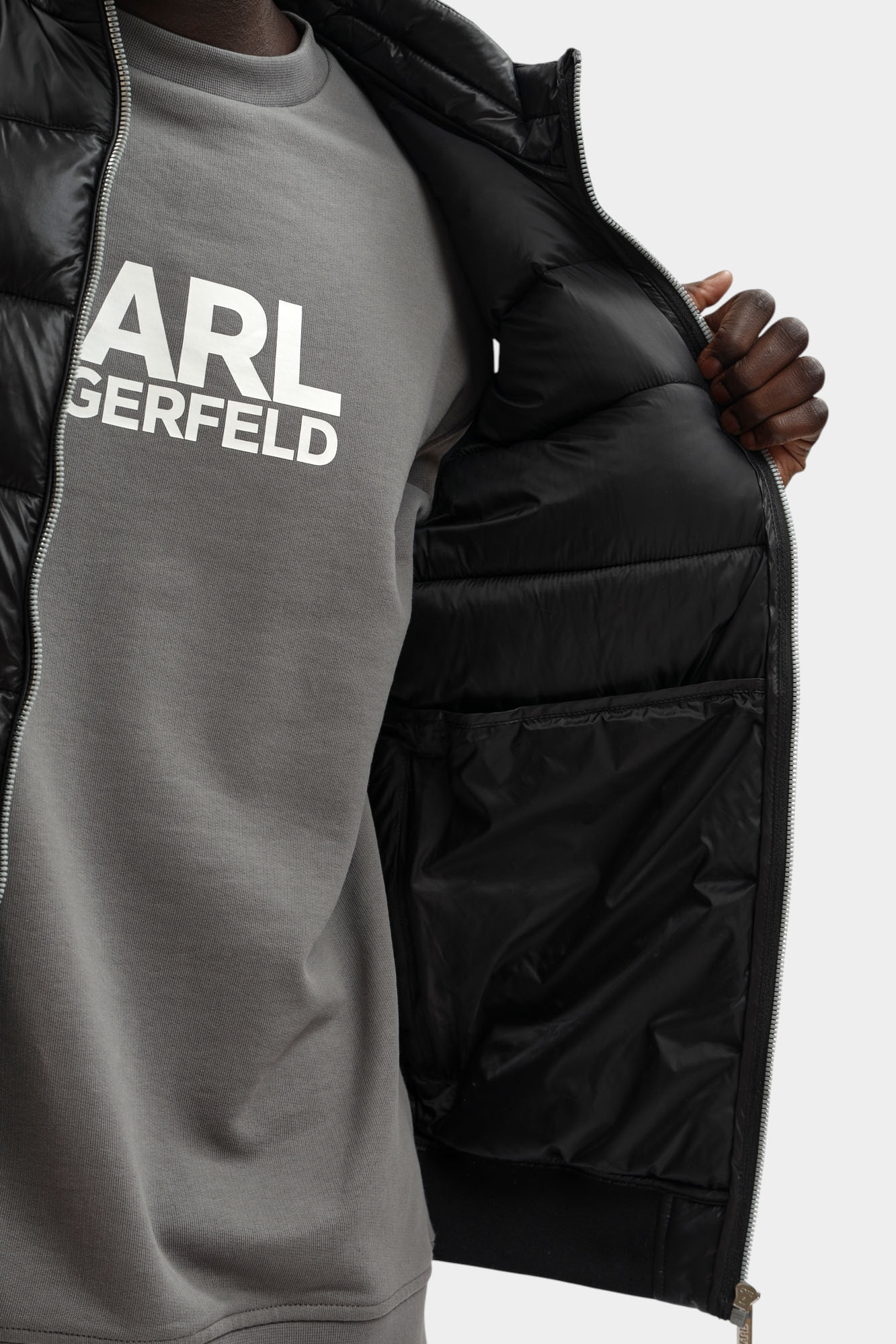 561590_505091 Жилет Karl Lagerfeld Черный