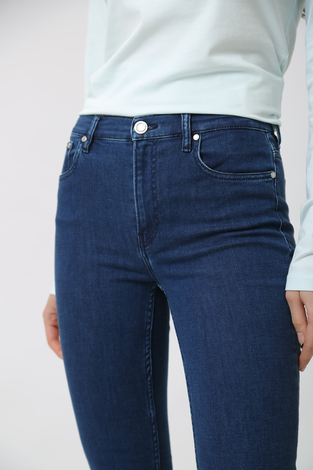 56J00005-1T006531 брюки джинсовые trussardi 