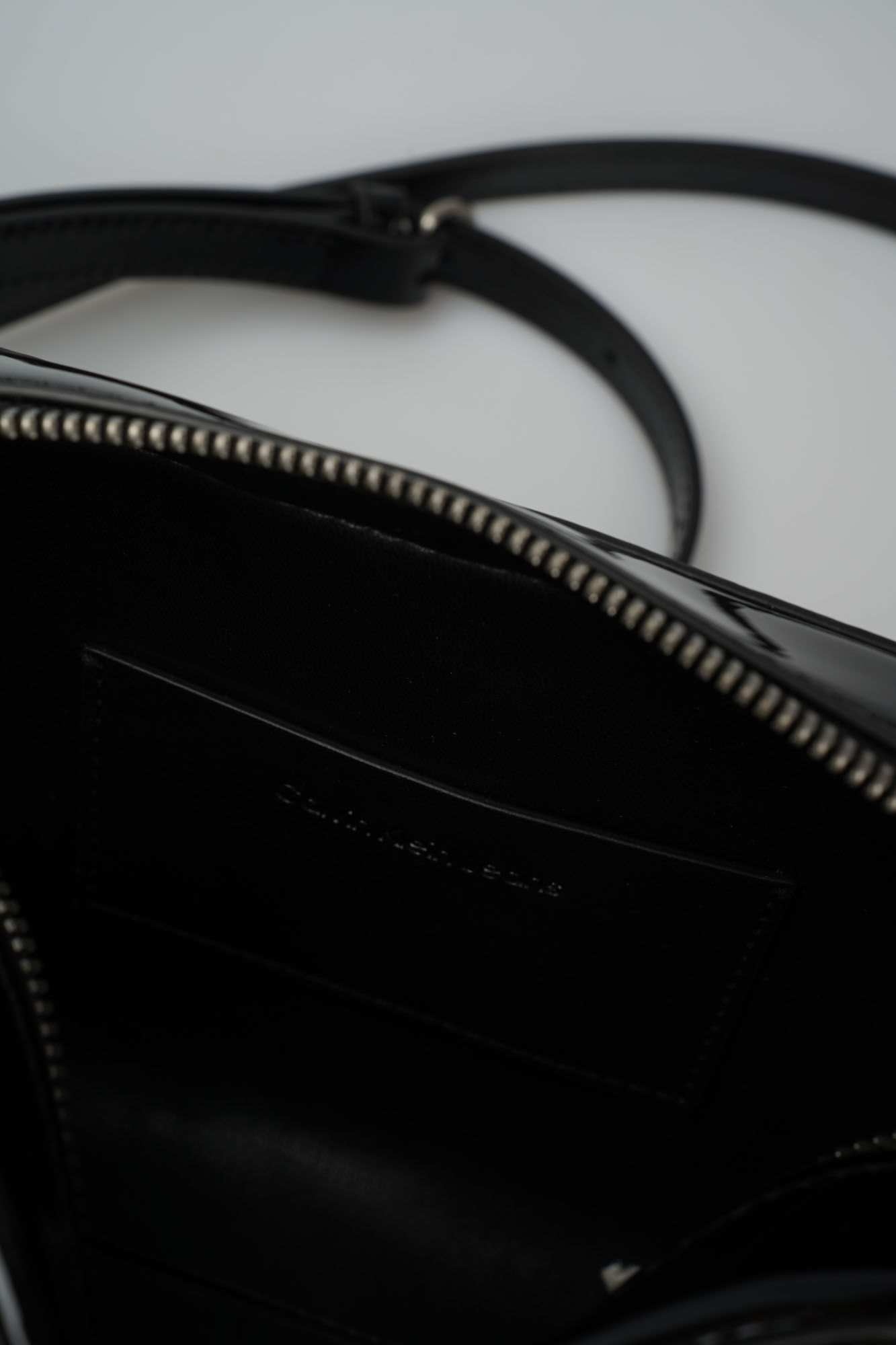 K60K613054 Сумка Calvin Klein Jeans Черный