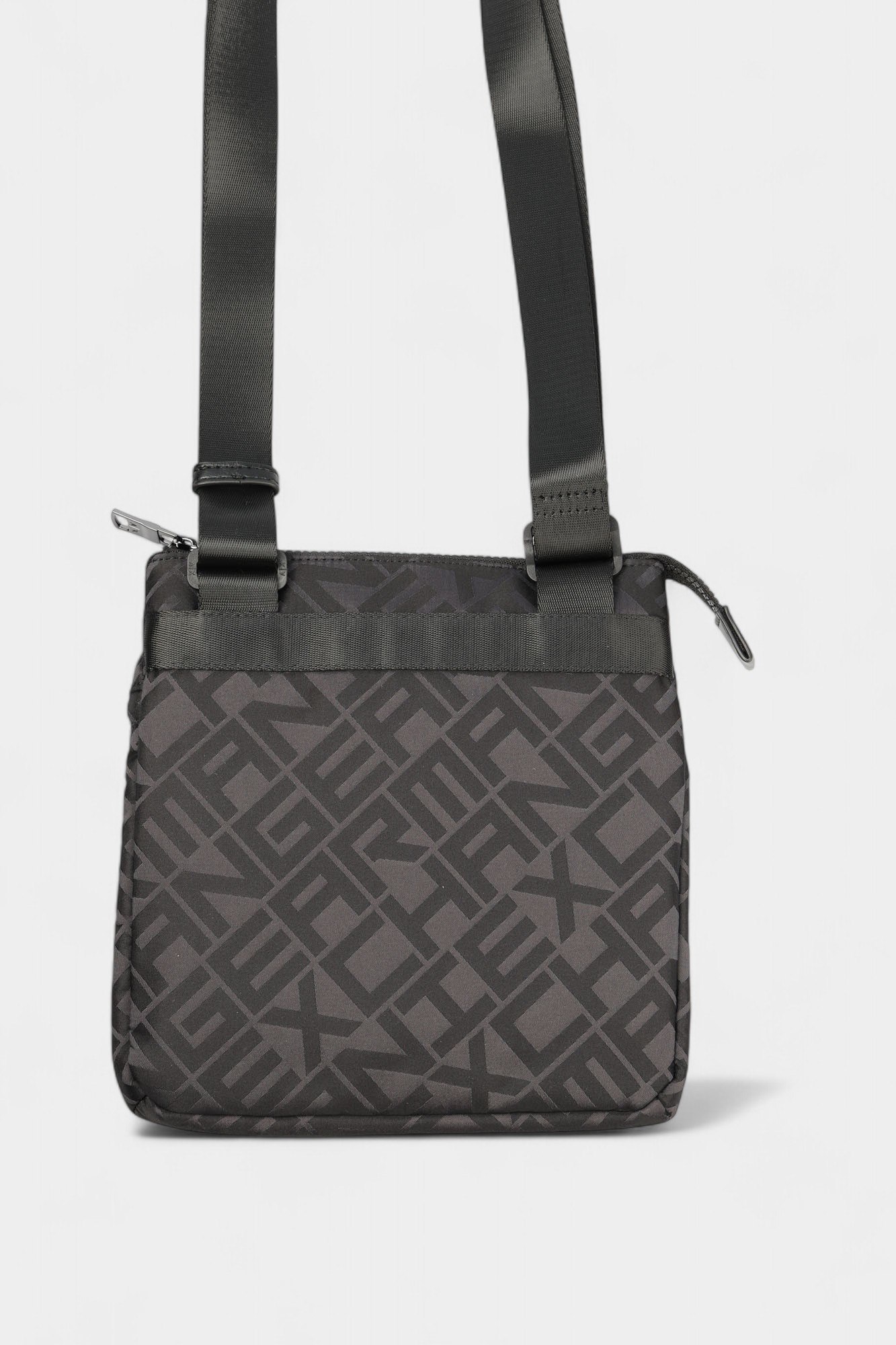 XM000854_AF13926 Сумка Armani Exchange Черный