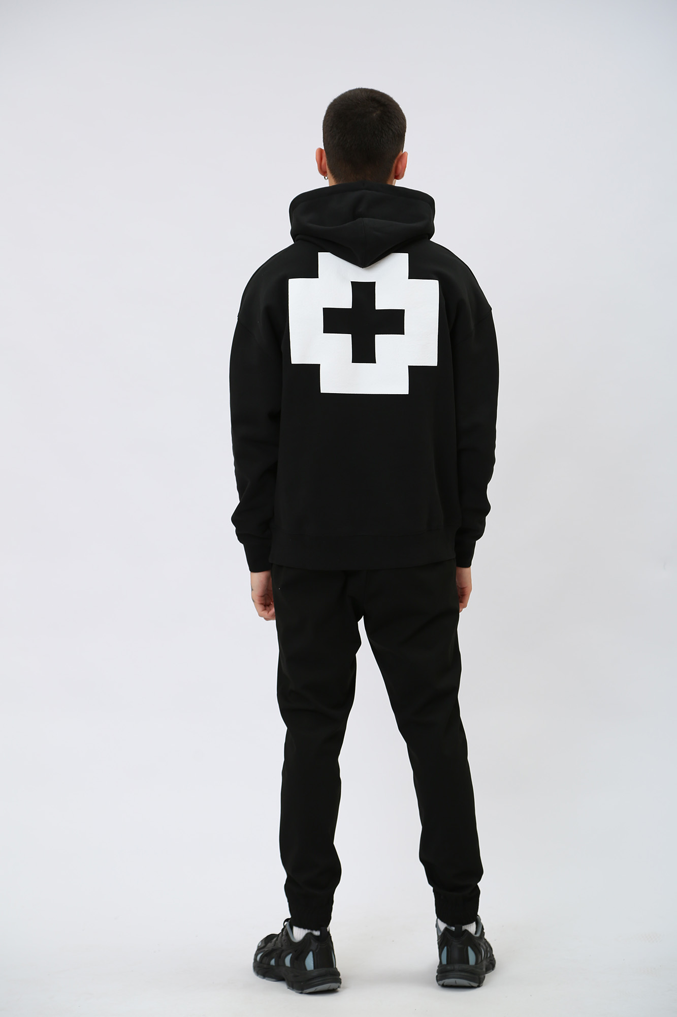 30036321_10014673 Худи Strellson Черный