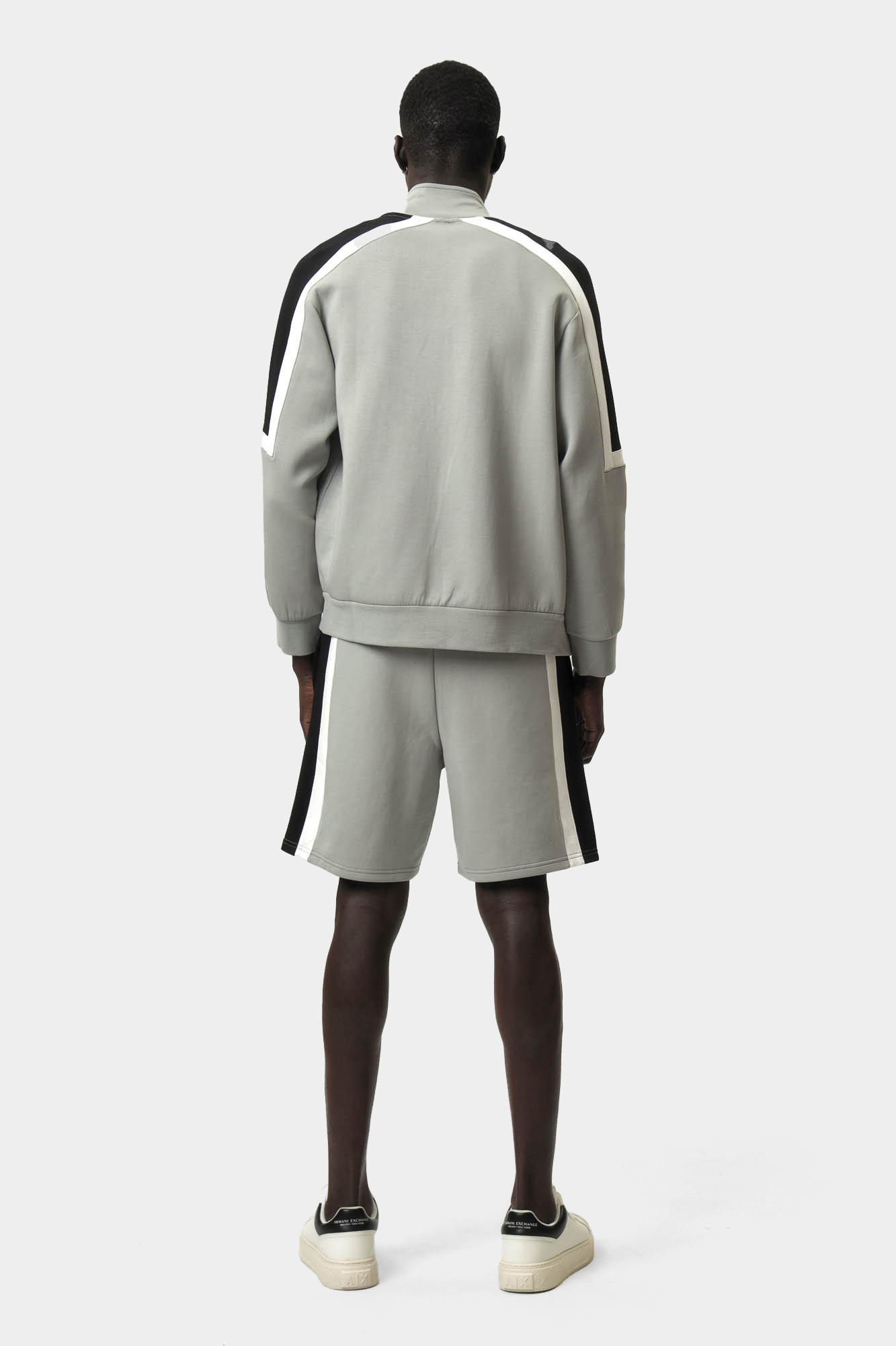 XM000520_AF13047 Толстовка Armani Exchange 