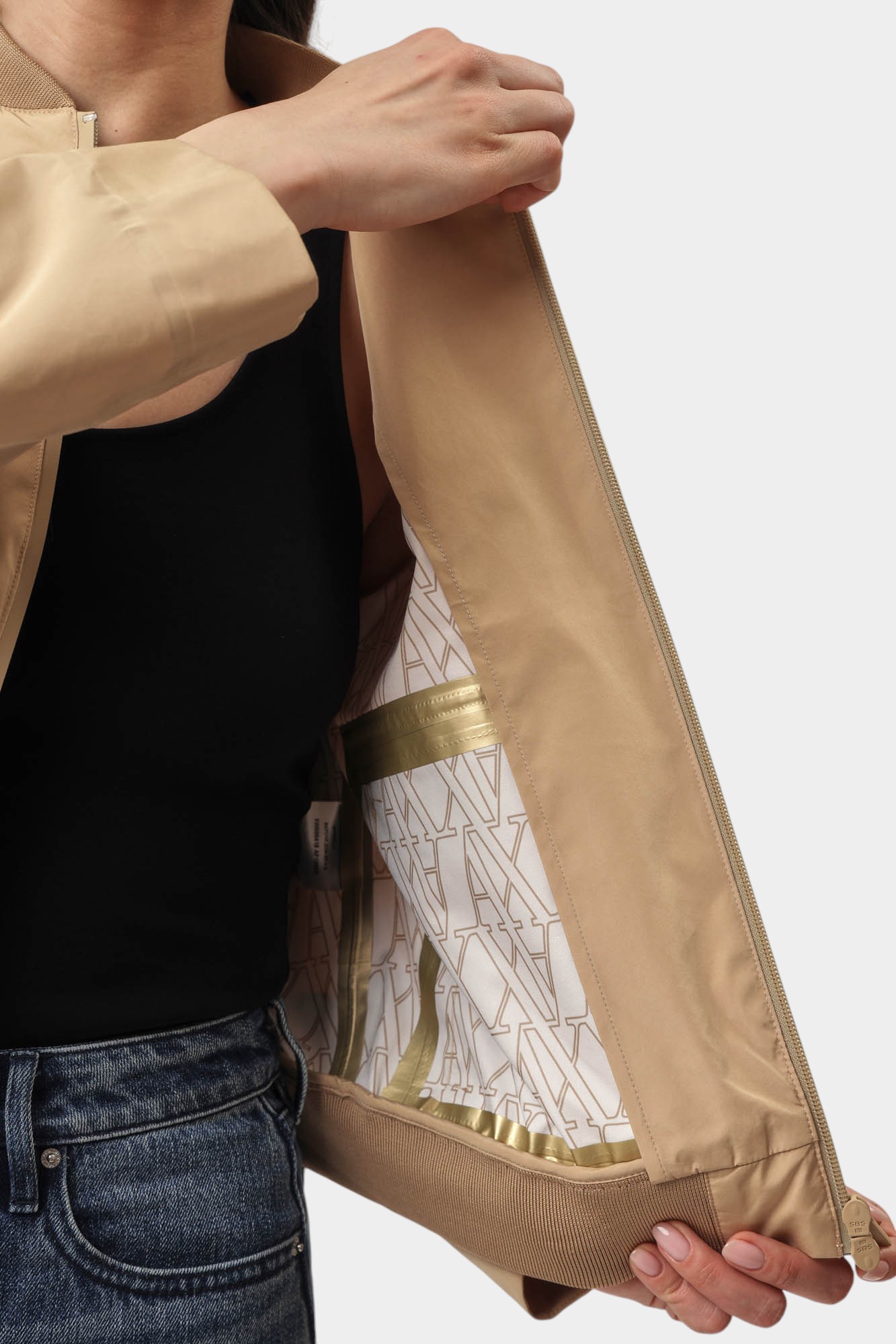 XW000418_AF12806 бомбер armani exchange 