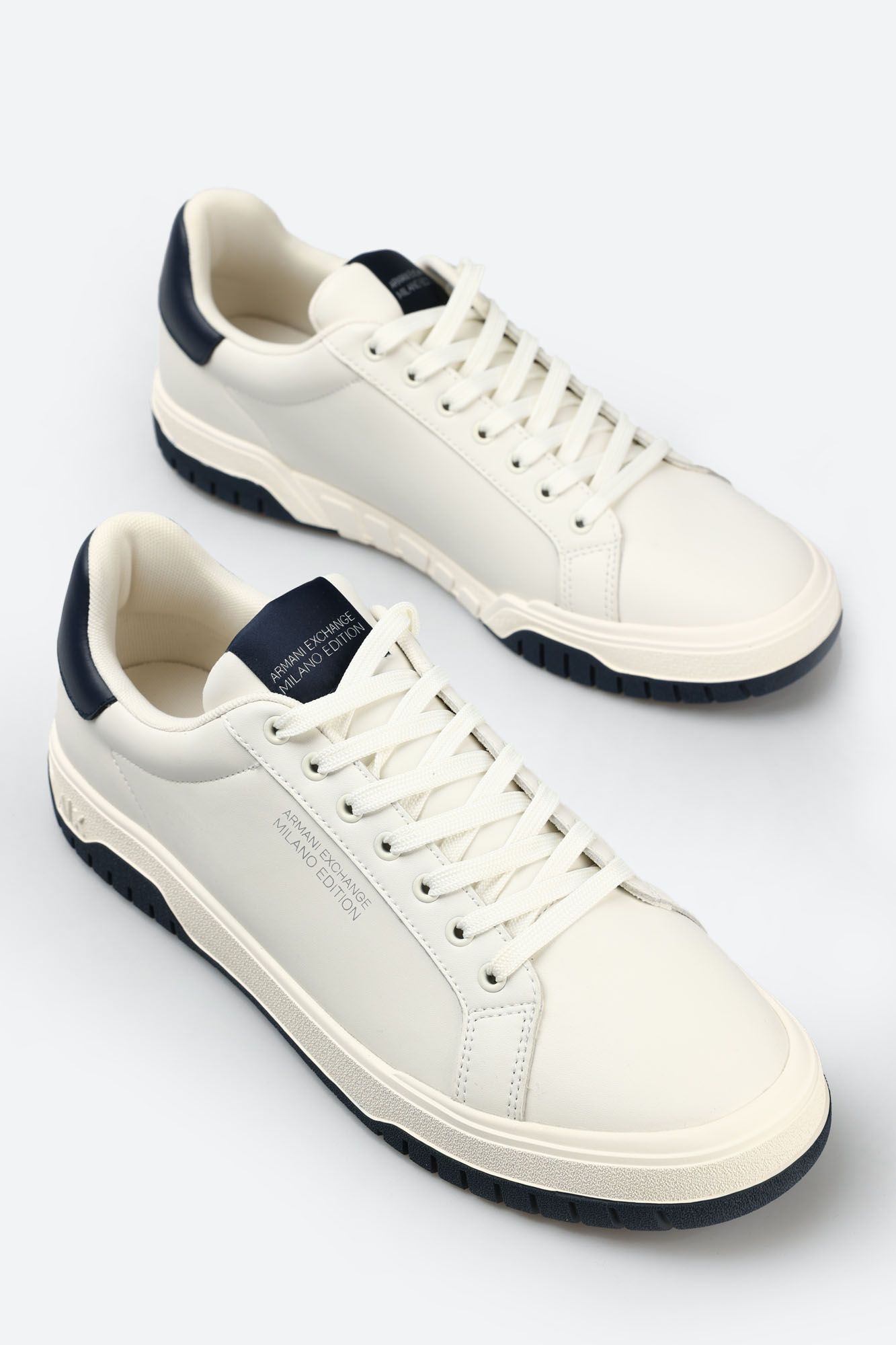 XUX212_XV823 Кеды Armani Exchange Белый