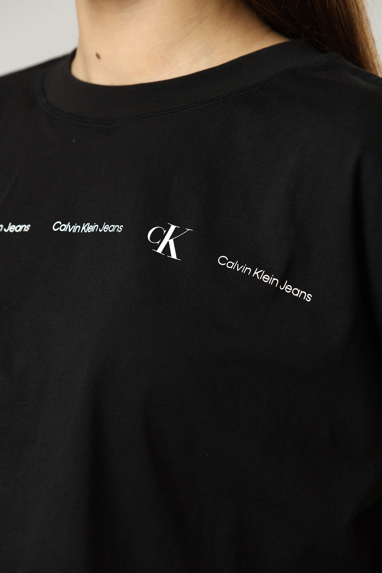 J20J218847 футболка кроп-топ calvin klein jeans calvin klein jeans 