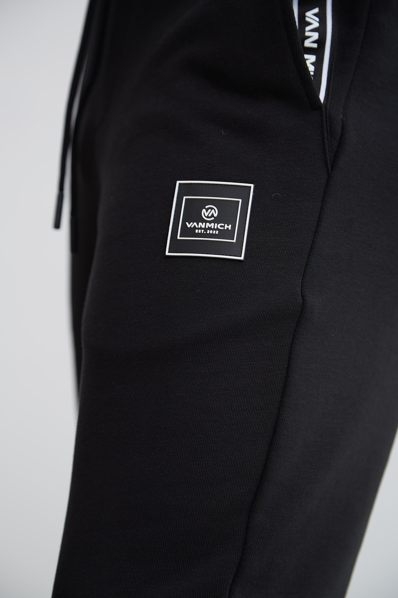 VM-231-20-022 Брюки спортивные Van Mich Черный