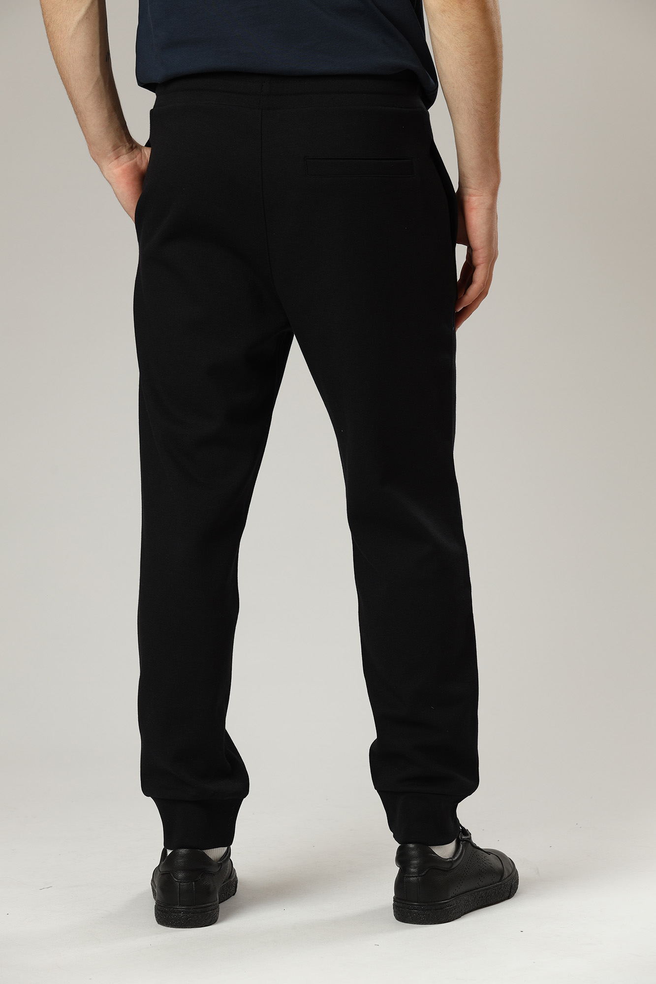 3LZPAQ_ZJ5UZ Брюки спортивные джоггеры Armani Exchange Черный