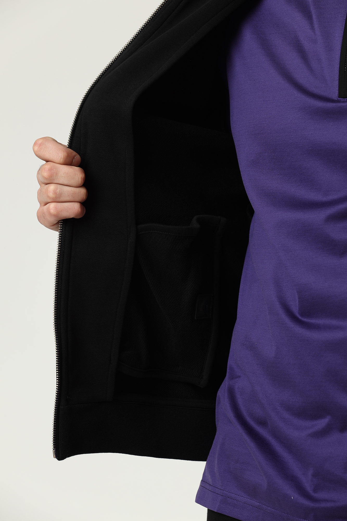 521900_705081 Тректоп Karl Lagerfeld Черный