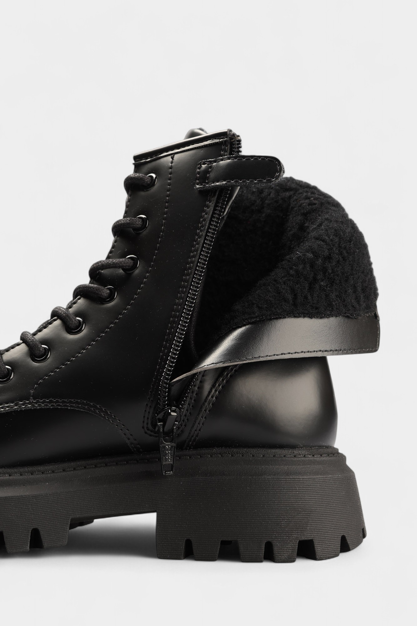 J56M6E000CN Ботинки Geox Черный