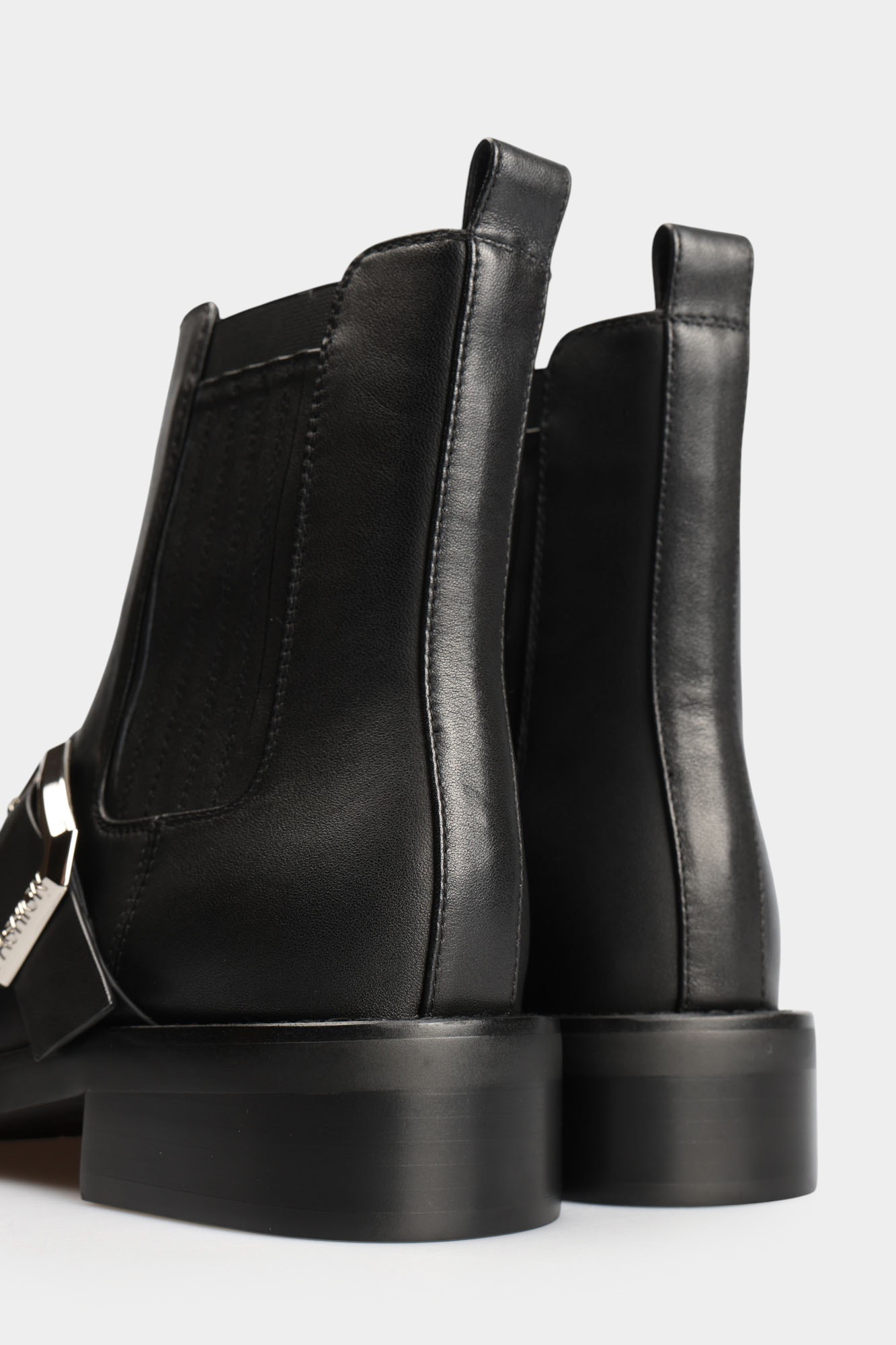 MC21858 Челси Marc Cony Черный