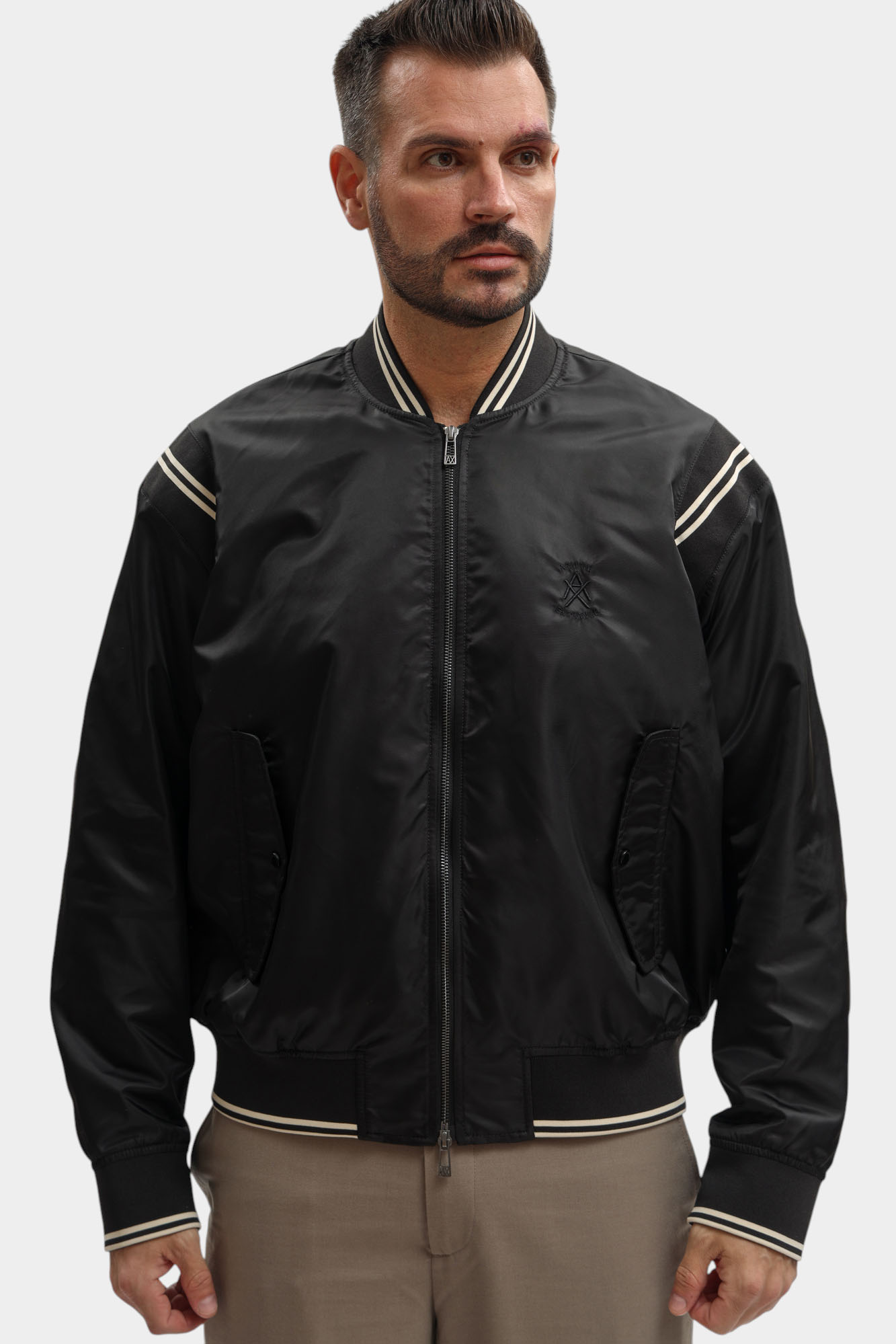 XM002017_AF19828 Бомбер Armani Exchange Черный